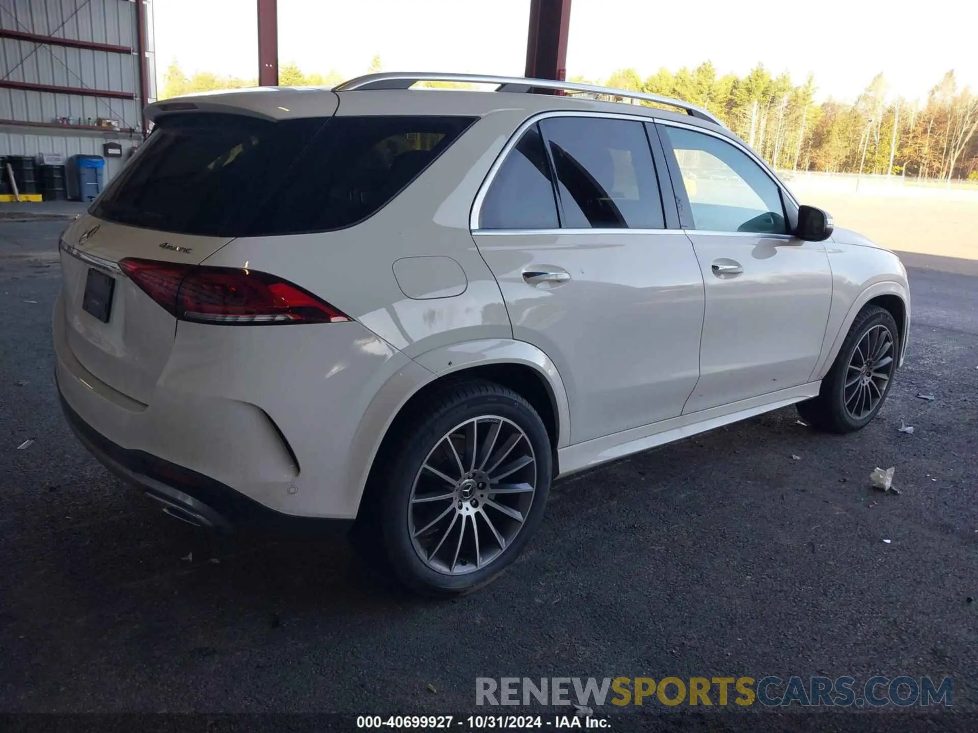 4 Photograph of a damaged car 4JGFB4KB2NA823696 MERCEDES-BENZ GLE 350 2022