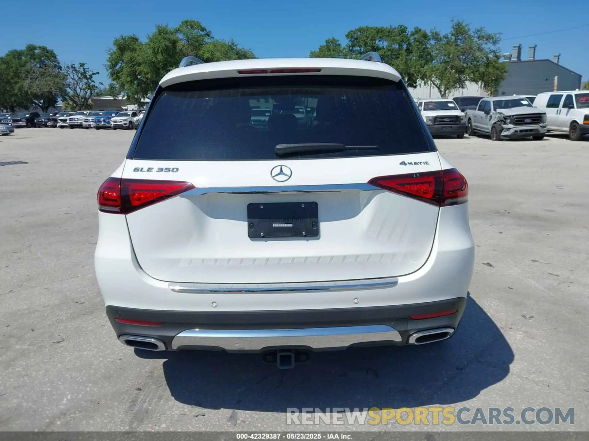16 Photograph of a damaged car 4JGFB4KB3NA713210 MERCEDES-BENZ GLE 350 2022