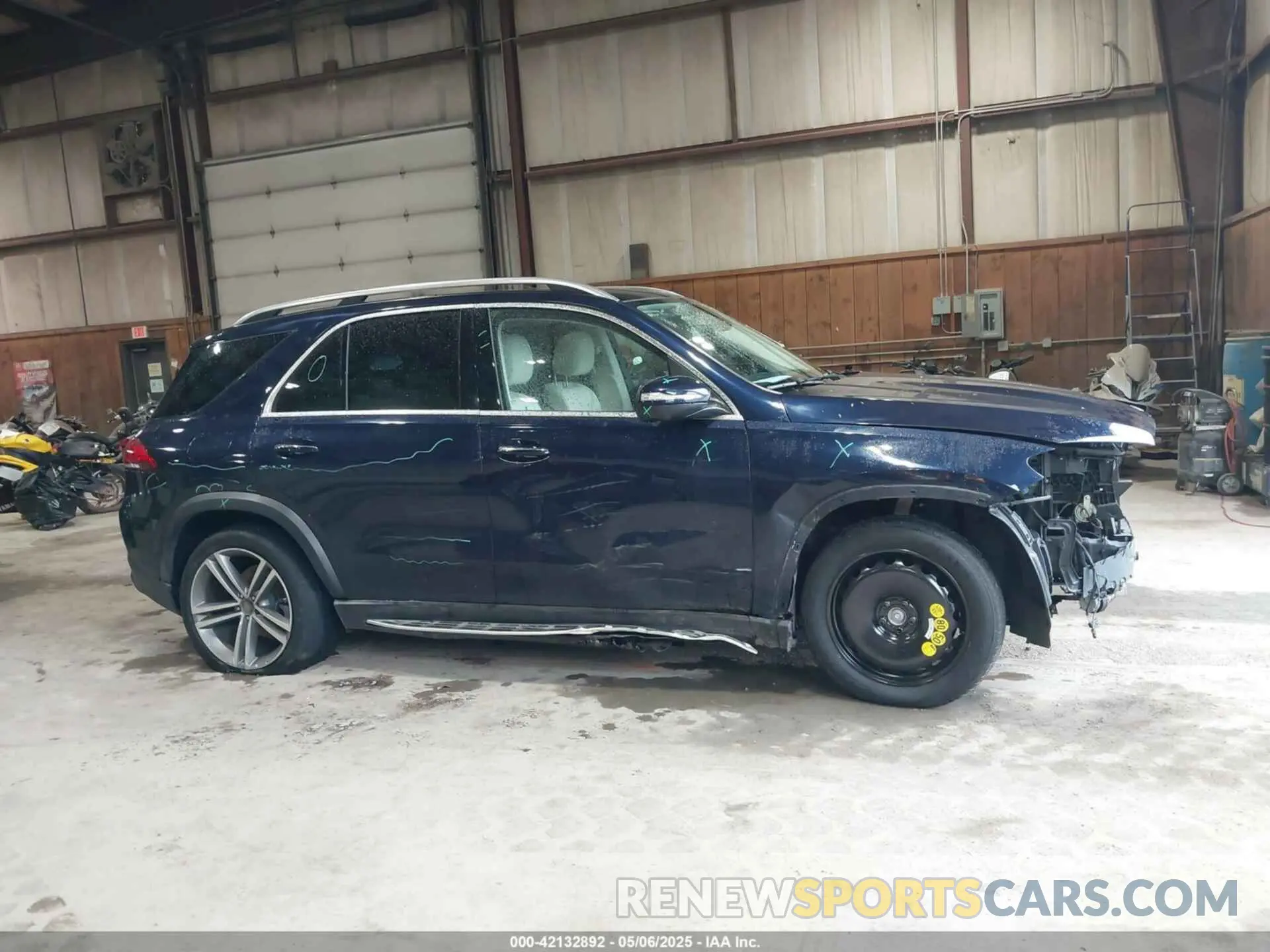 14 Photograph of a damaged car 4JGFB4KB3NA786559 MERCEDES-BENZ GLE 350 2022
