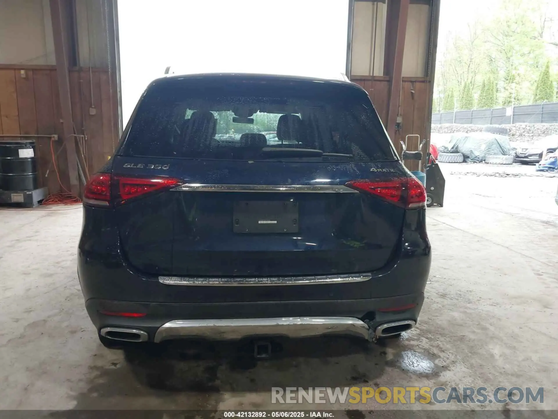 17 Photograph of a damaged car 4JGFB4KB3NA786559 MERCEDES-BENZ GLE 350 2022
