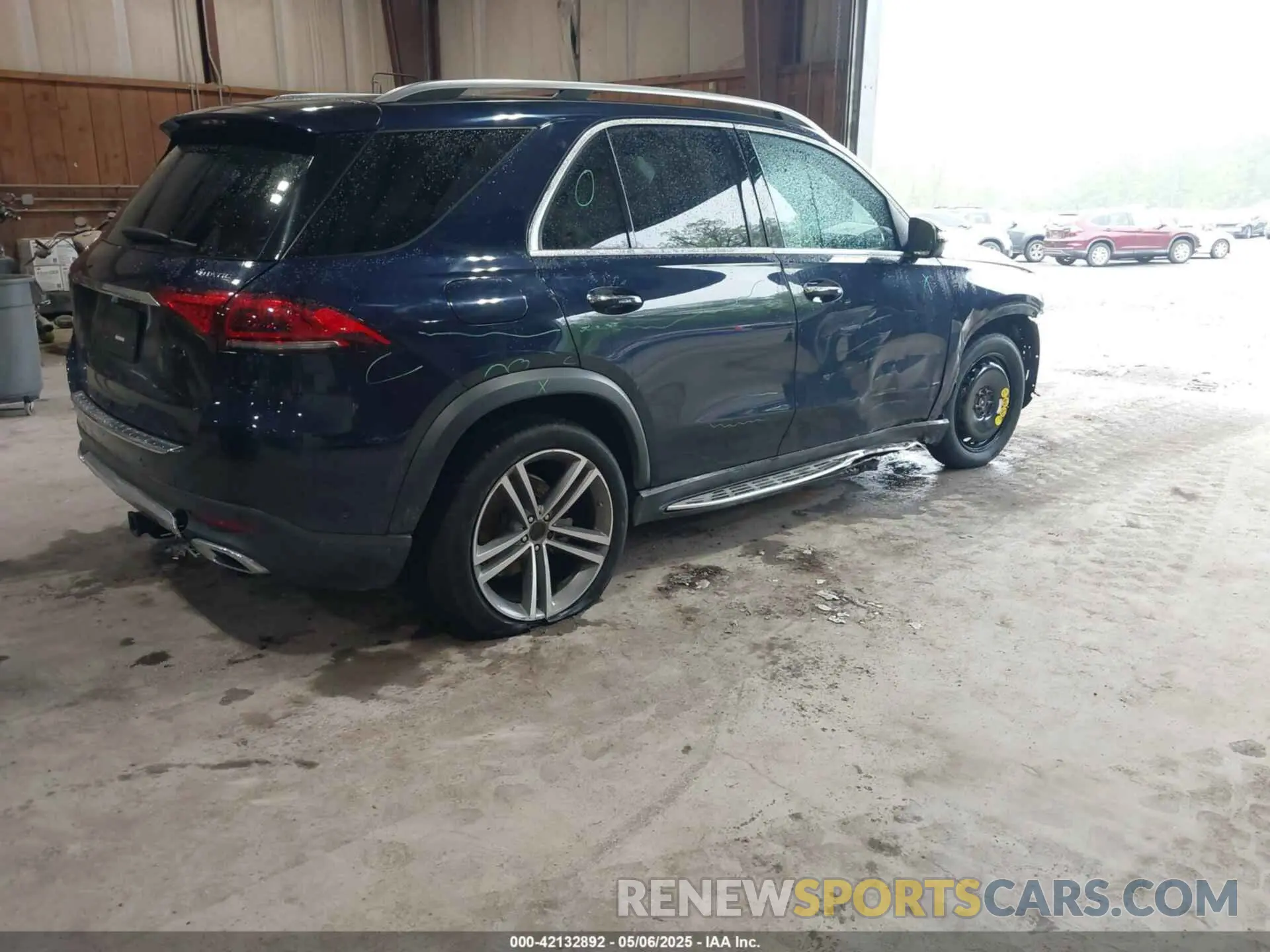 4 Photograph of a damaged car 4JGFB4KB3NA786559 MERCEDES-BENZ GLE 350 2022