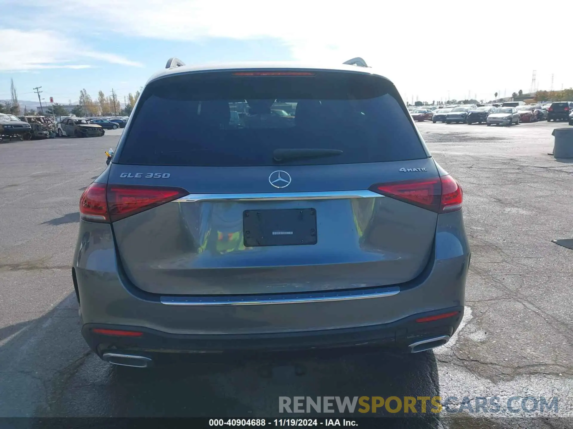 17 Photograph of a damaged car 4JGFB4KB4NA635827 MERCEDES-BENZ GLE 350 2022