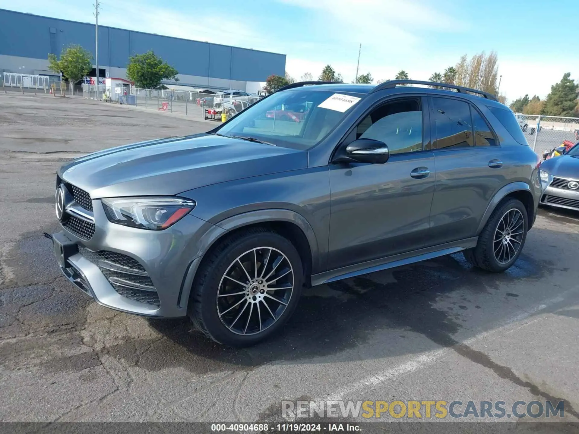 2 Photograph of a damaged car 4JGFB4KB4NA635827 MERCEDES-BENZ GLE 350 2022