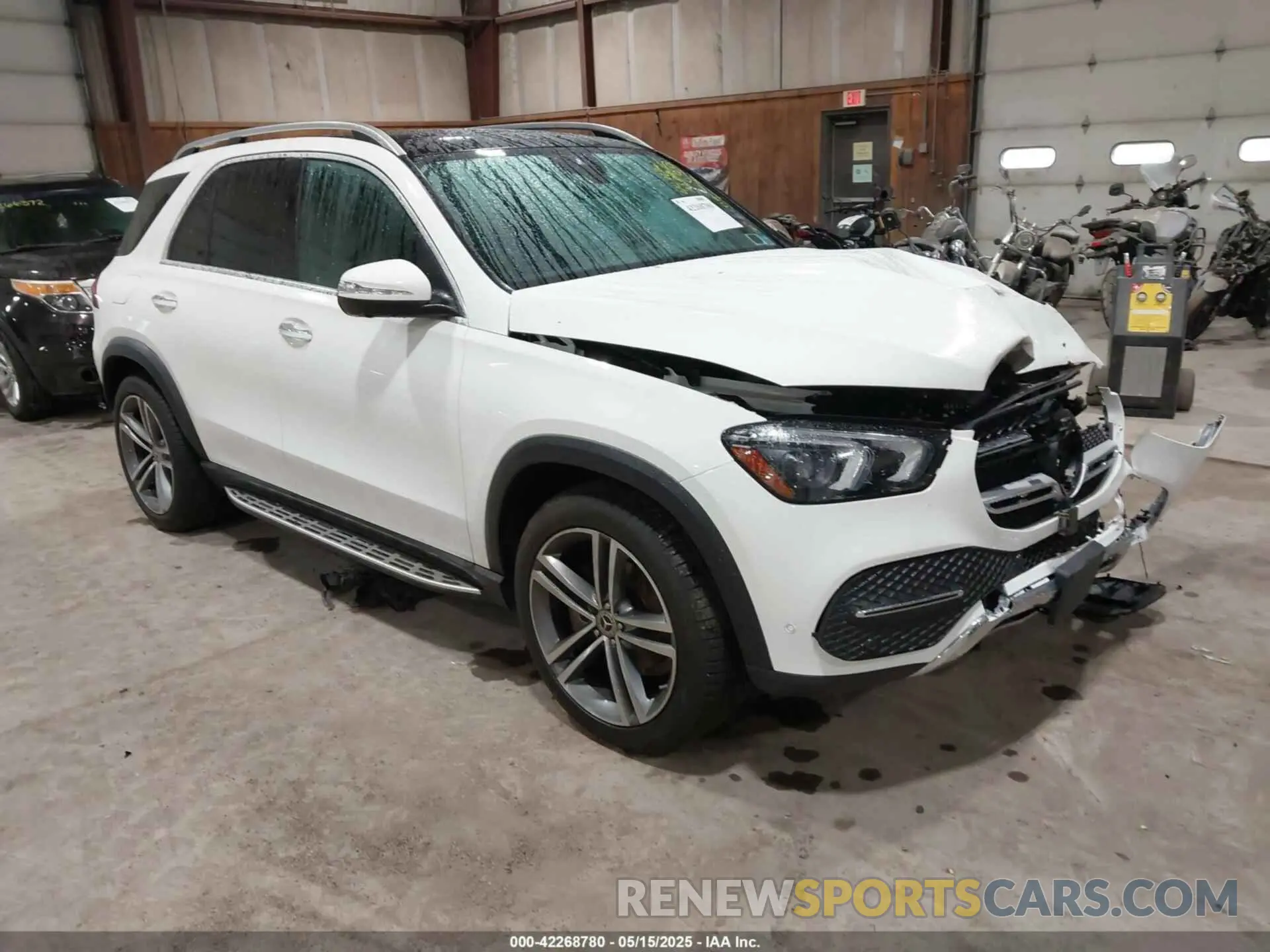 1 Photograph of a damaged car 4JGFB4KB4NA680685 MERCEDES-BENZ GLE 350 2022
