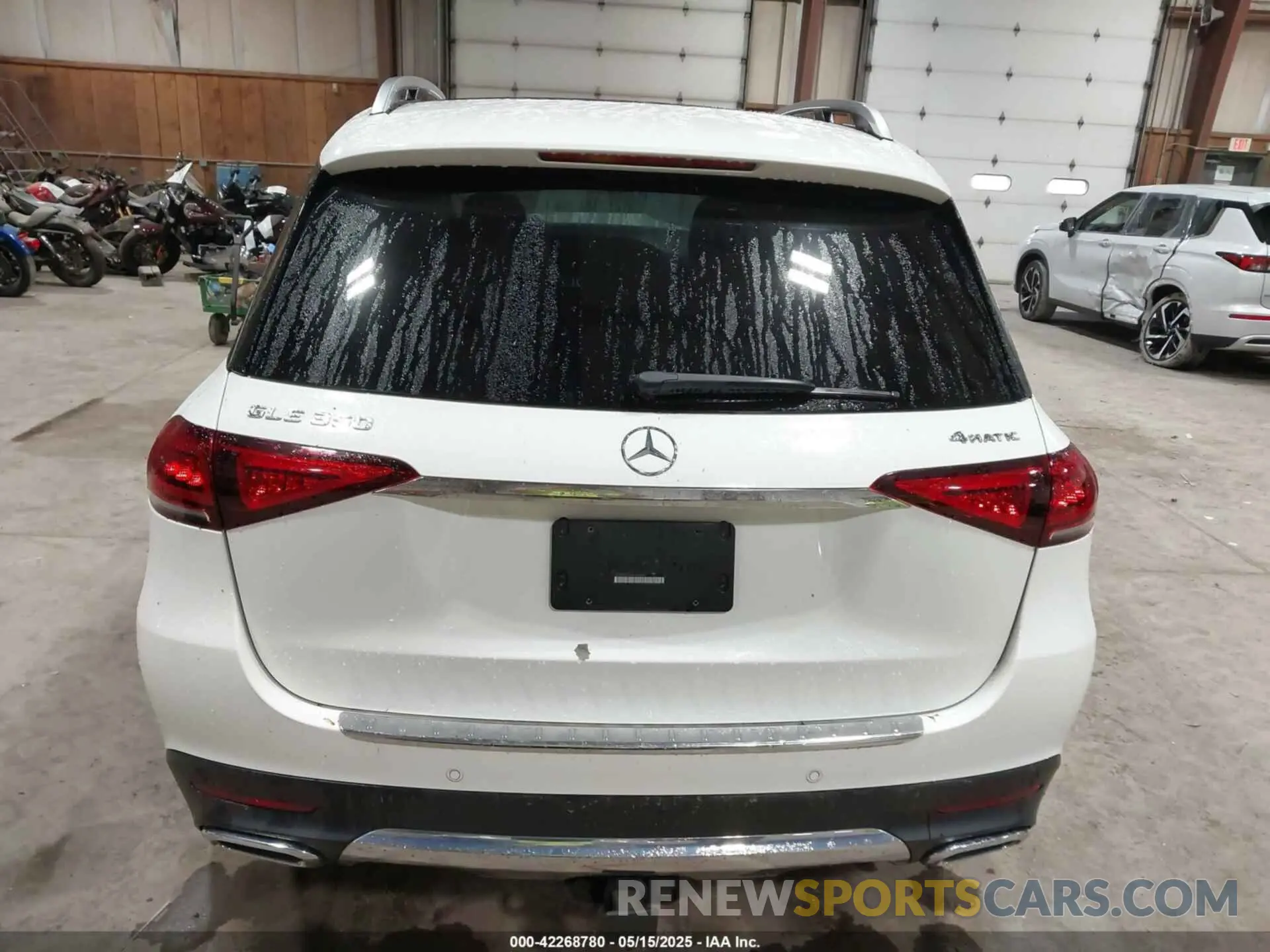 16 Photograph of a damaged car 4JGFB4KB4NA680685 MERCEDES-BENZ GLE 350 2022