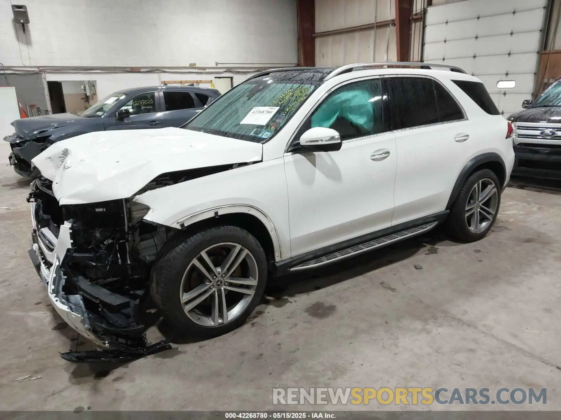 2 Photograph of a damaged car 4JGFB4KB4NA680685 MERCEDES-BENZ GLE 350 2022