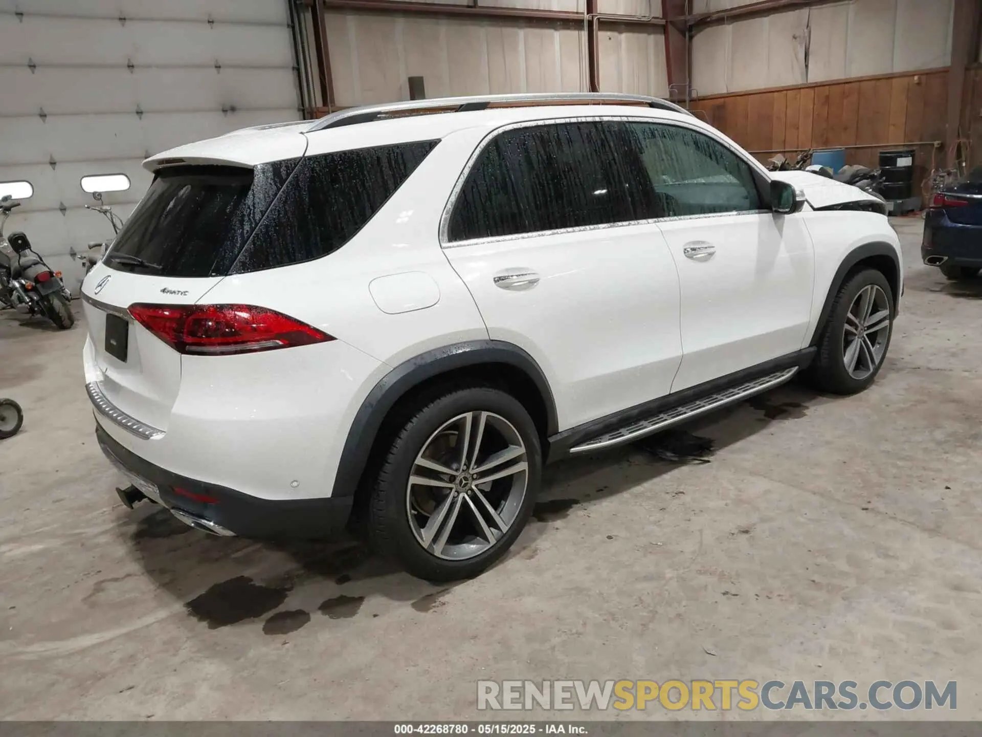 4 Photograph of a damaged car 4JGFB4KB4NA680685 MERCEDES-BENZ GLE 350 2022