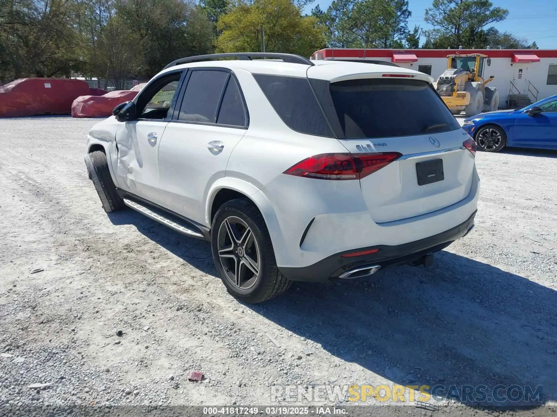 3 Photograph of a damaged car 4JGFB4KB4NA826308 MERCEDES-BENZ GLE 350 2022