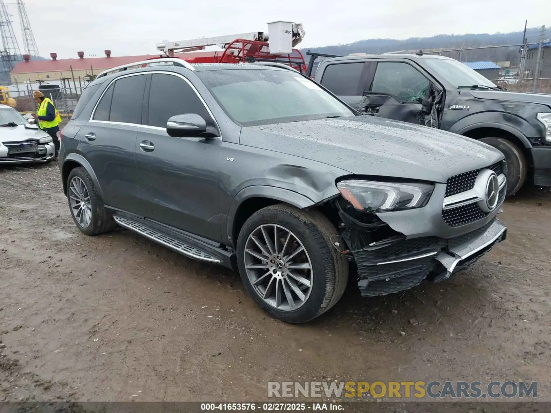 1 Photograph of a damaged car 4JGFB4KB5NA742269 MERCEDES-BENZ GLE 350 2022