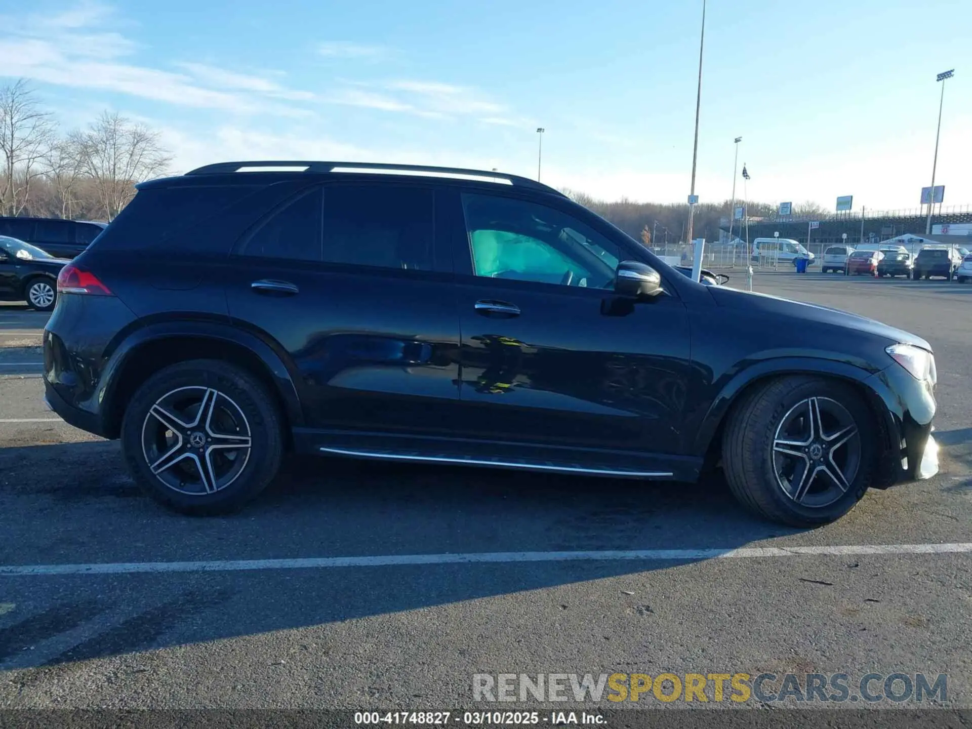 13 Photograph of a damaged car 4JGFB4KB7NA750390 MERCEDES-BENZ GLE 350 2022