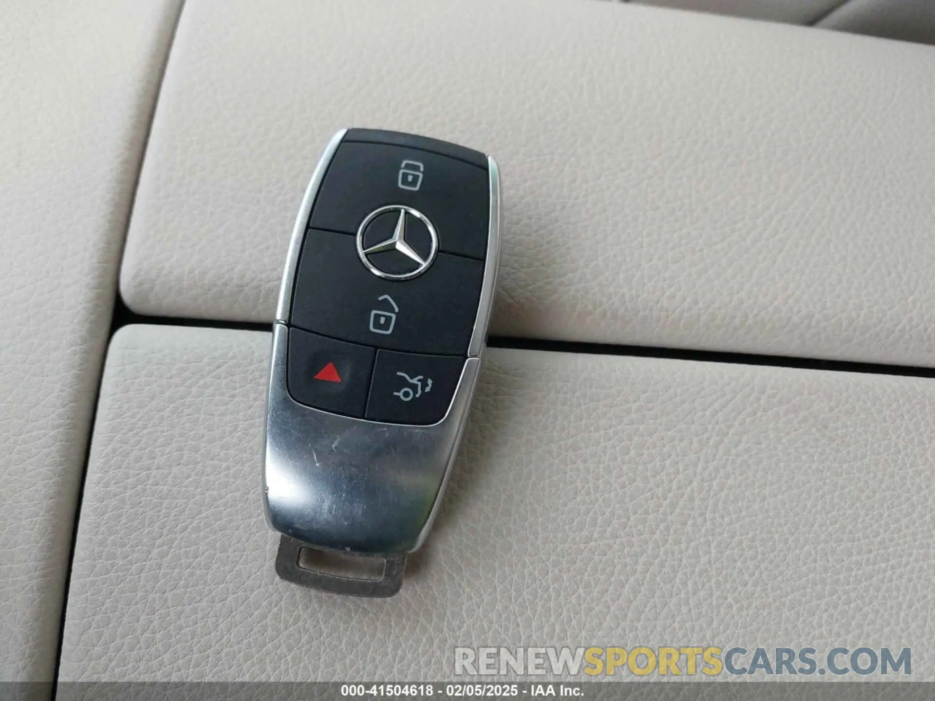 11 Photograph of a damaged car 4JGFB4KB8NA709475 MERCEDES-BENZ GLE 350 2022