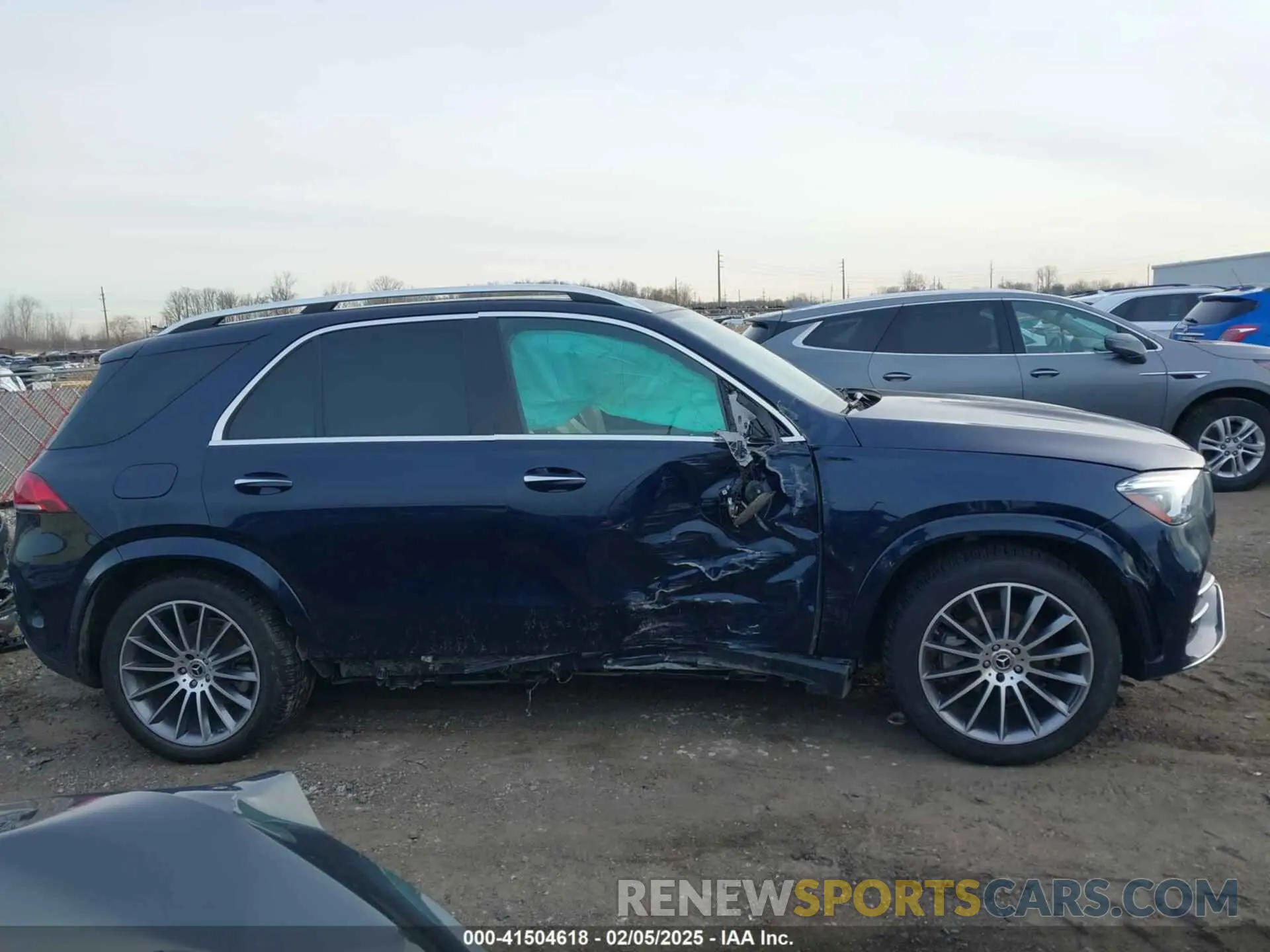 14 Photograph of a damaged car 4JGFB4KB8NA709475 MERCEDES-BENZ GLE 350 2022