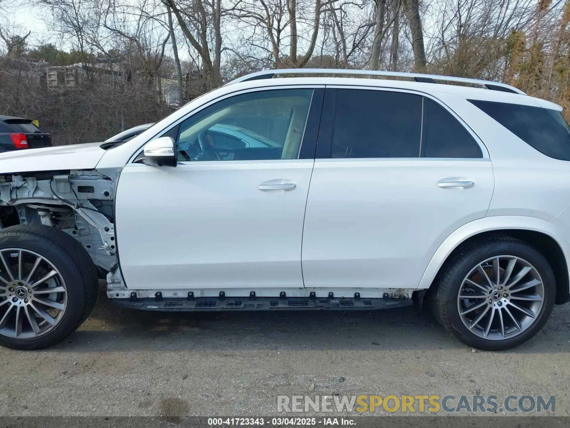 15 Photograph of a damaged car 4JGFB4KB9NA710781 MERCEDES-BENZ GLE 350 2022