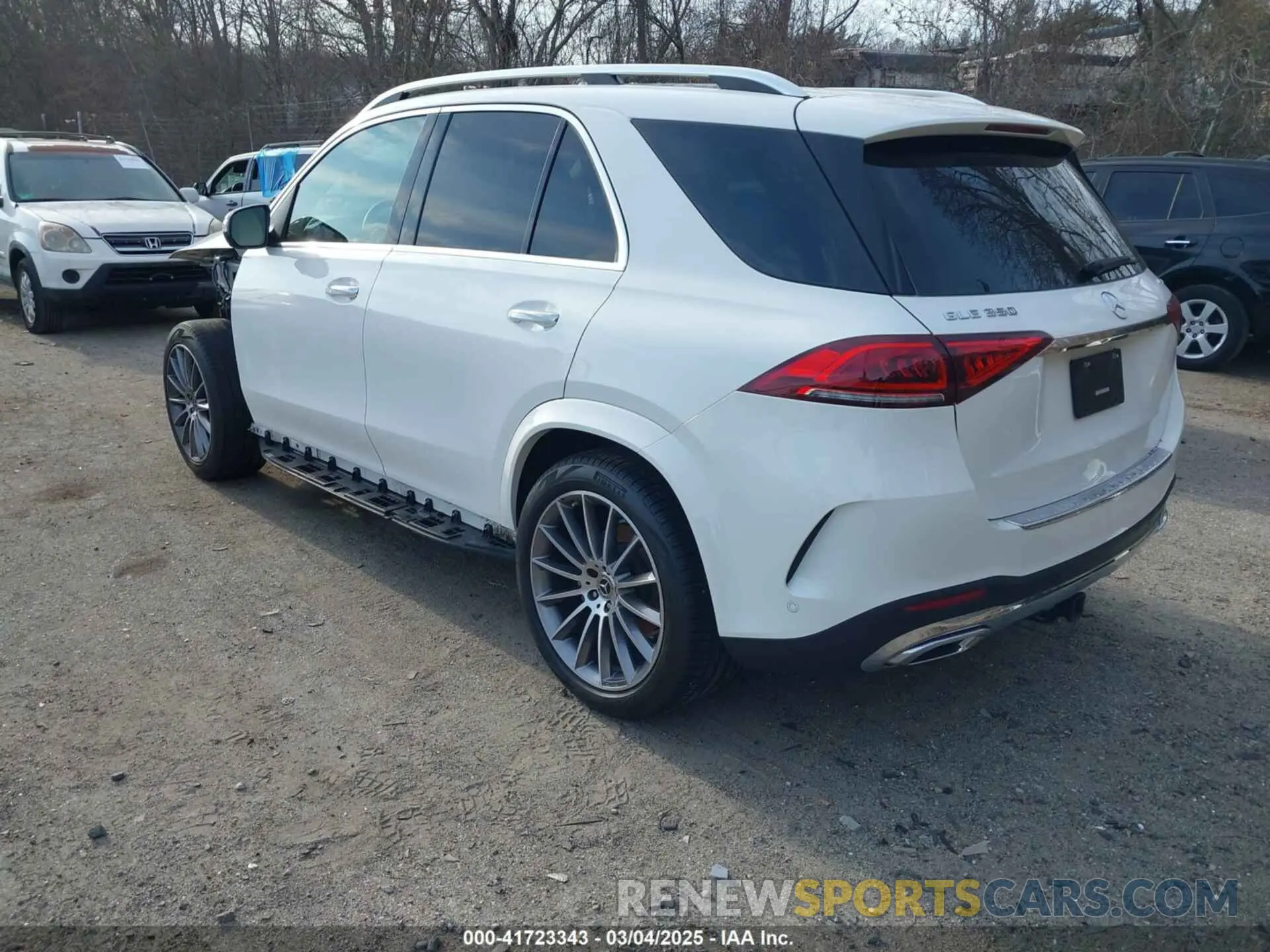 3 Photograph of a damaged car 4JGFB4KB9NA710781 MERCEDES-BENZ GLE 350 2022