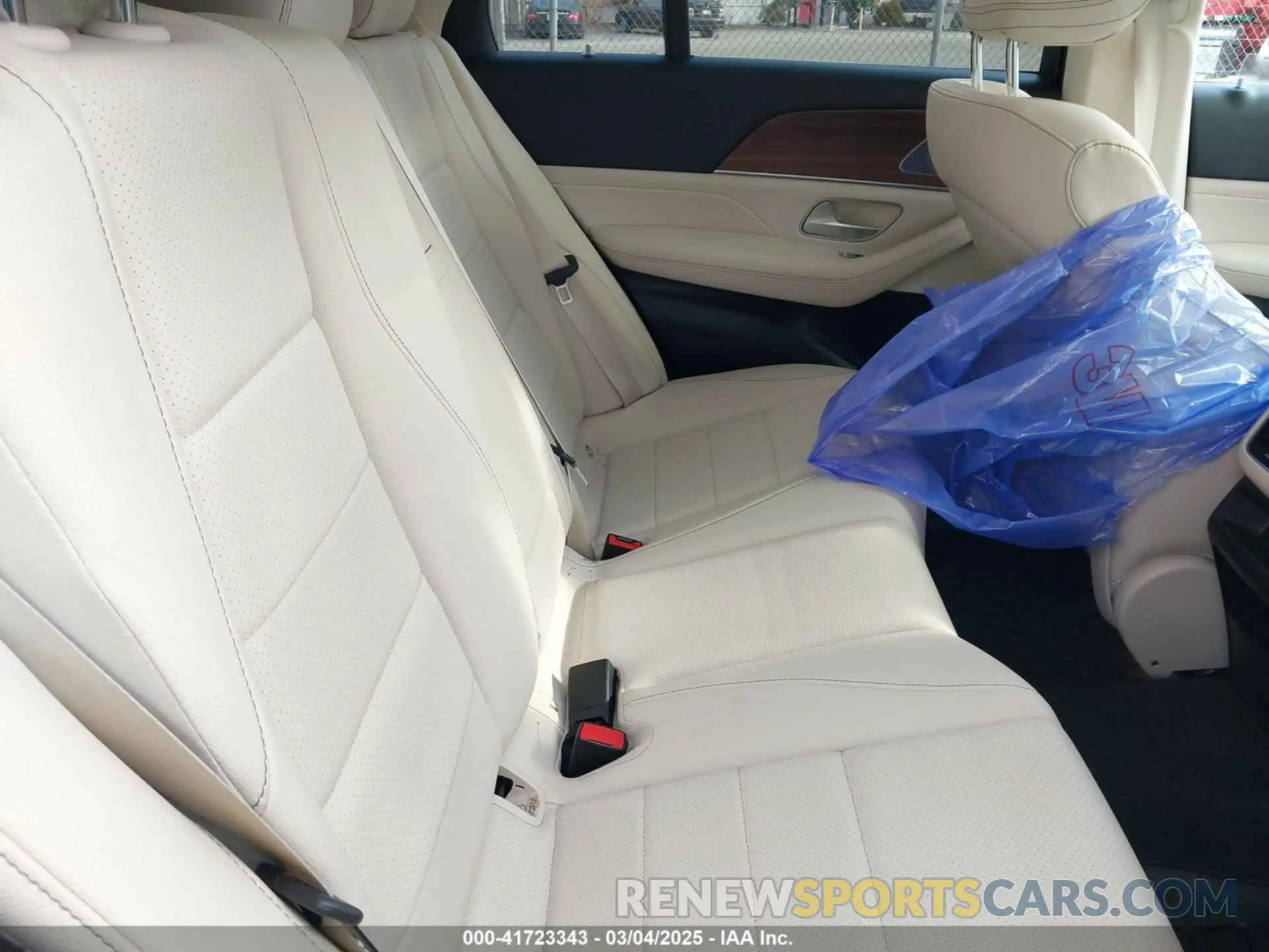 8 Photograph of a damaged car 4JGFB4KB9NA710781 MERCEDES-BENZ GLE 350 2022