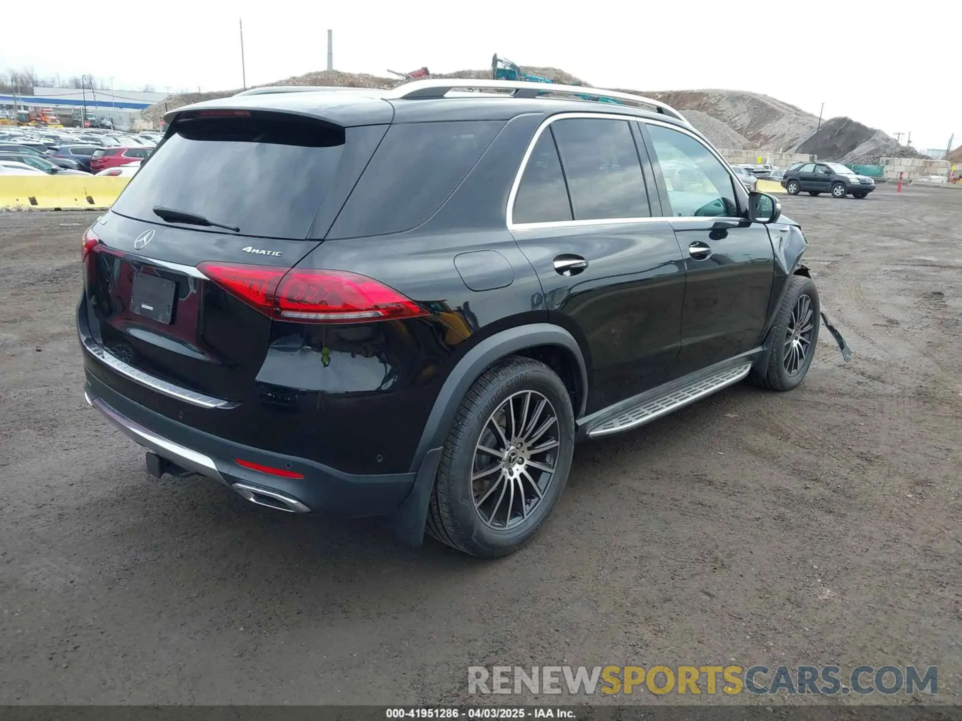 4 Photograph of a damaged car 4JGFB4KE0NA704927 MERCEDES-BENZ GLE 350 2022