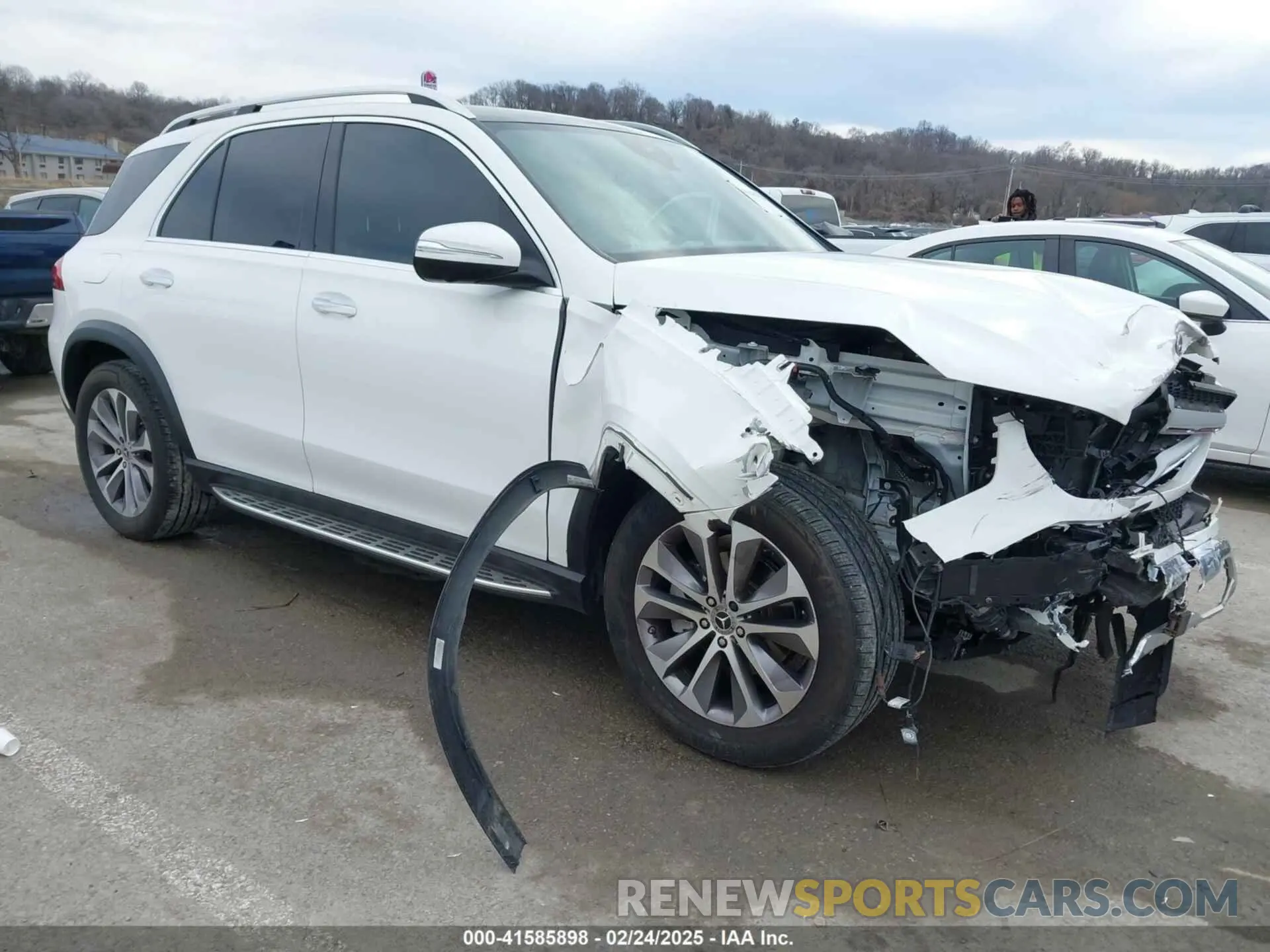 1 Photograph of a damaged car 4JGFB4KE1NA642941 MERCEDES-BENZ GLE 350 2022