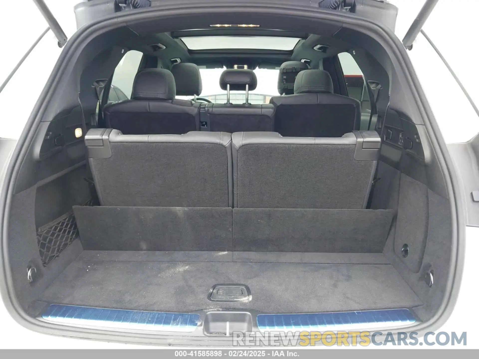 19 Photograph of a damaged car 4JGFB4KE1NA642941 MERCEDES-BENZ GLE 350 2022