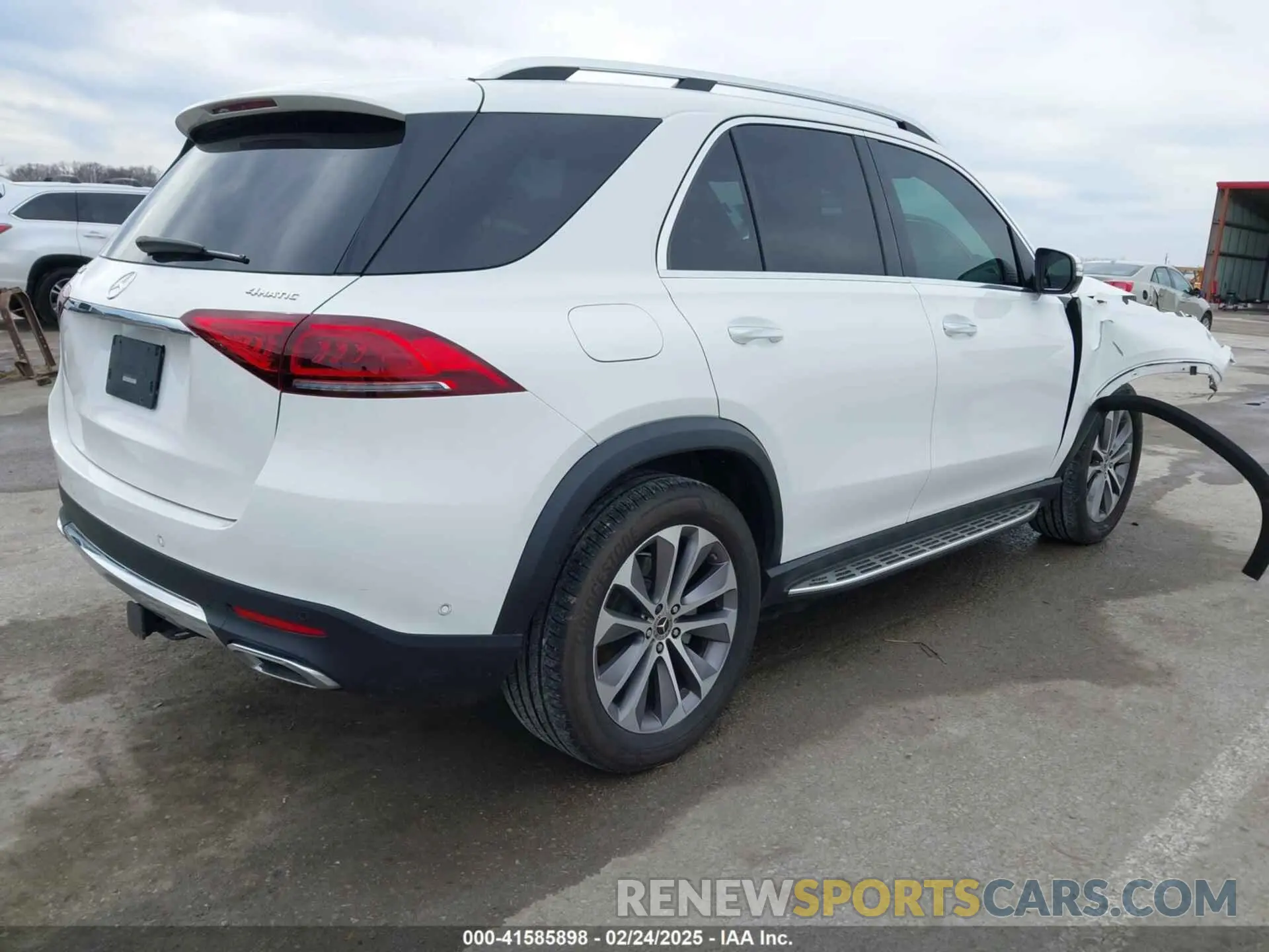 4 Photograph of a damaged car 4JGFB4KE1NA642941 MERCEDES-BENZ GLE 350 2022