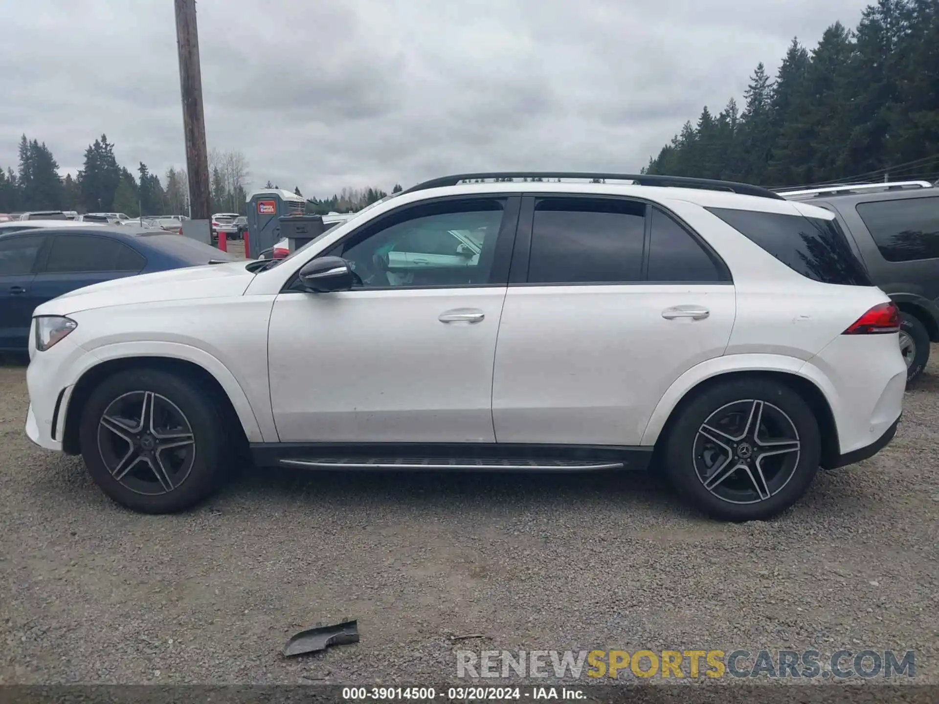 14 Photograph of a damaged car 4JGFB4KE9NA629743 MERCEDES-BENZ GLE 350 2022