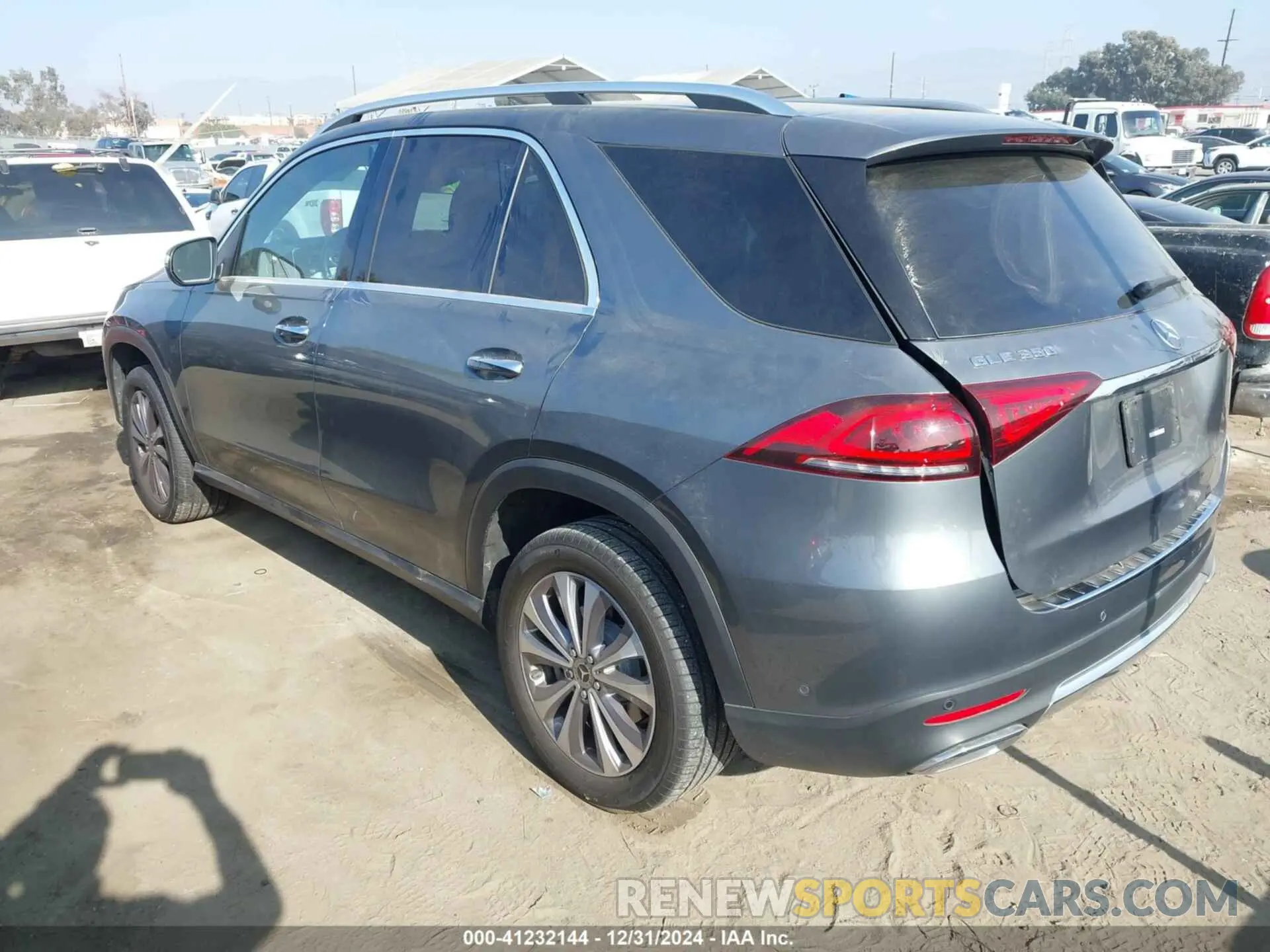 3 Photograph of a damaged car 4JGFB4JB2PA870134 MERCEDES-BENZ GLE 350 2023