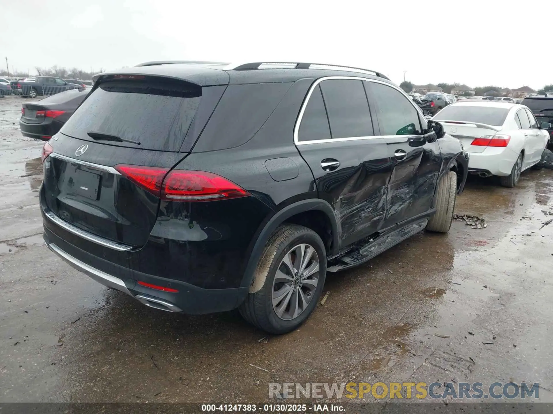 4 Photograph of a damaged car 4JGFB4JB2PA898709 MERCEDES-BENZ GLE 350 2023