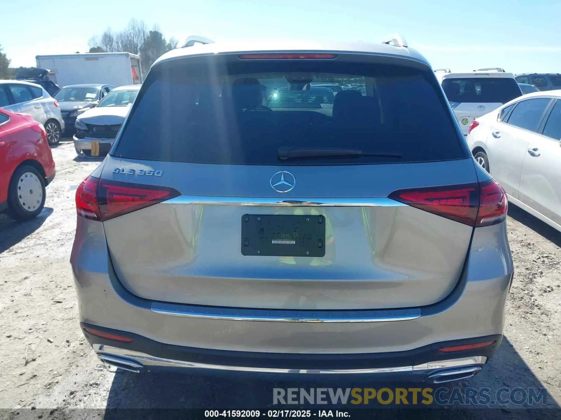 16 Photograph of a damaged car 4JGFB4JB8PA886533 MERCEDES-BENZ GLE 350 2023