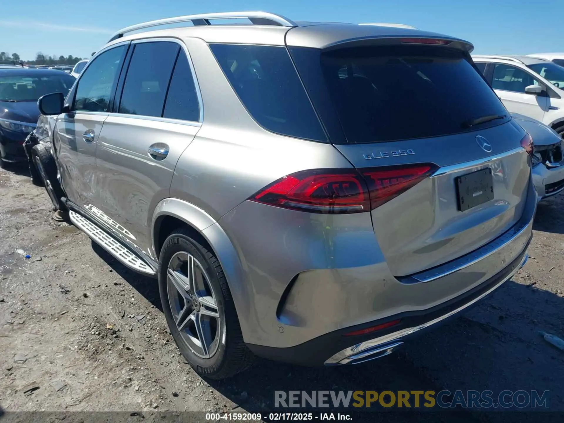 3 Photograph of a damaged car 4JGFB4JB8PA886533 MERCEDES-BENZ GLE 350 2023