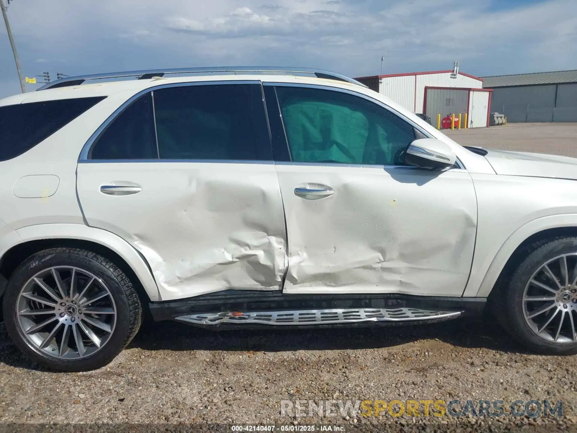 13 Photograph of a damaged car 4JGFB4KB1PA871323 MERCEDES-BENZ GLE 350 2023