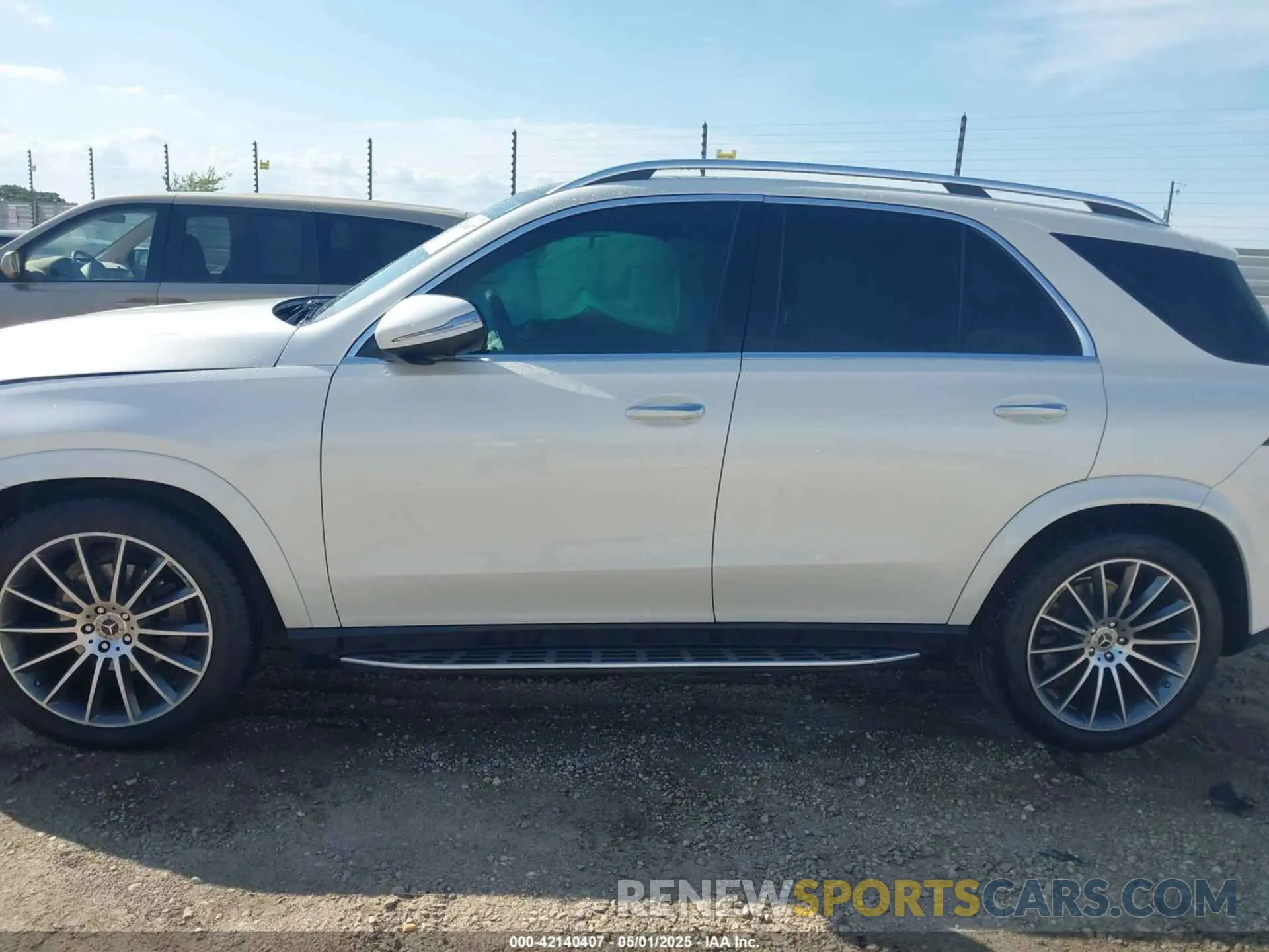 14 Photograph of a damaged car 4JGFB4KB1PA871323 MERCEDES-BENZ GLE 350 2023