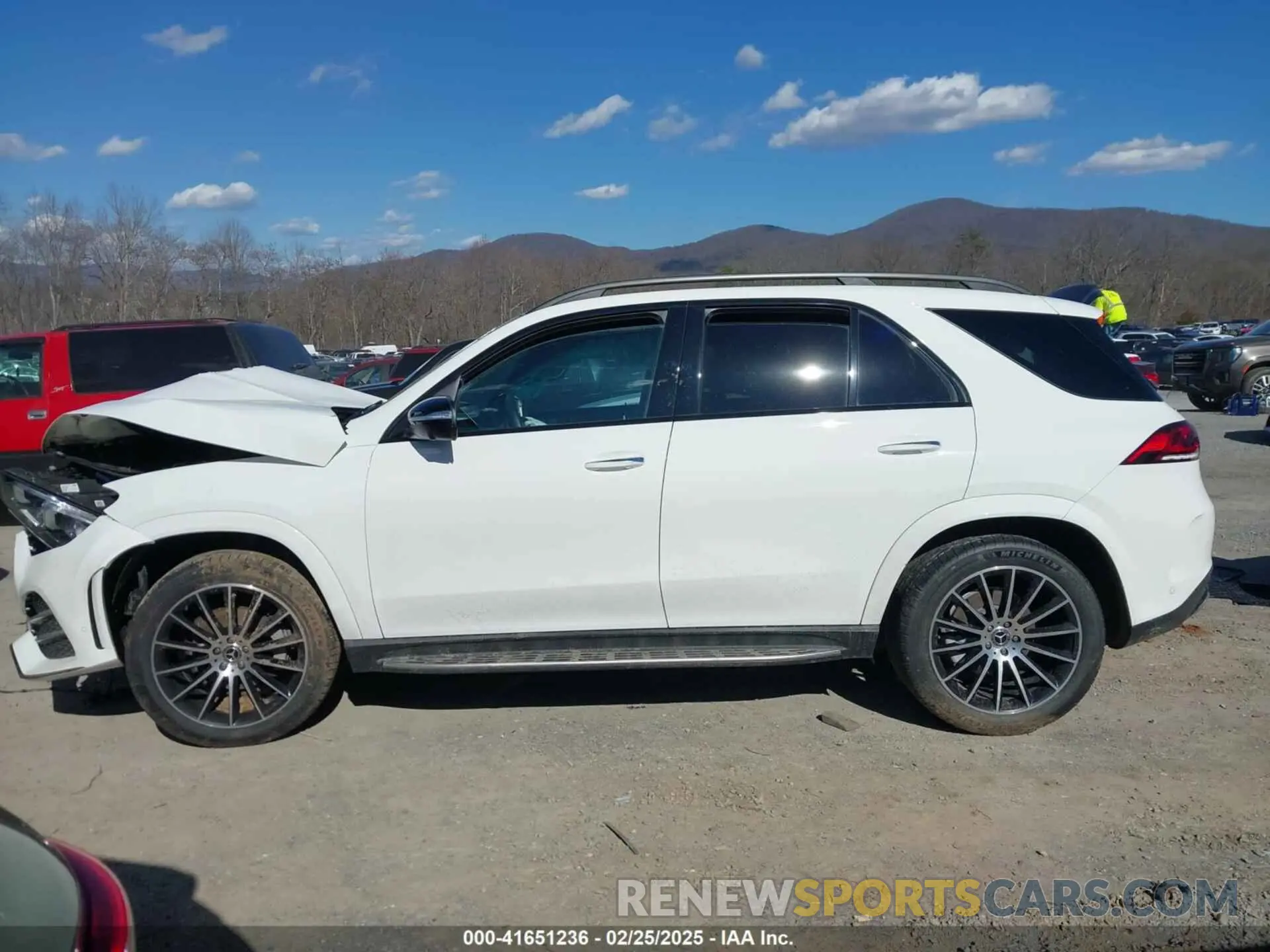 14 Photograph of a damaged car 4JGFB4KB4PA967463 MERCEDES-BENZ GLE 350 2023