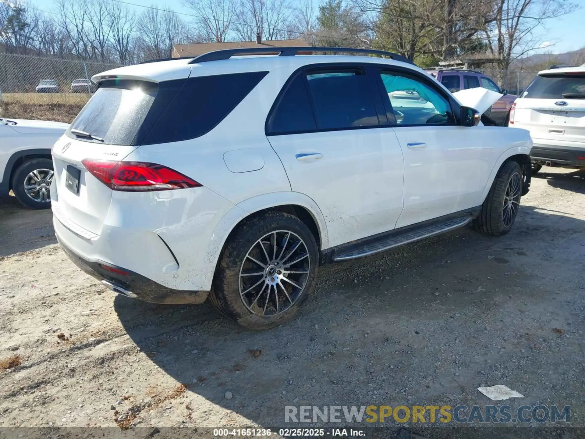 4 Photograph of a damaged car 4JGFB4KB4PA967463 MERCEDES-BENZ GLE 350 2023