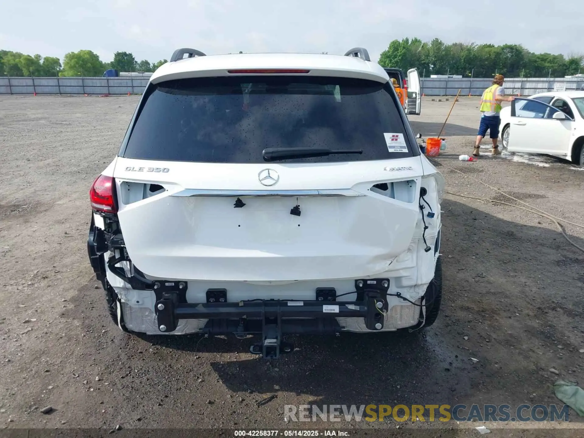 17 Photograph of a damaged car 4JGFB4KBXPA898102 MERCEDES-BENZ GLE 350 2023