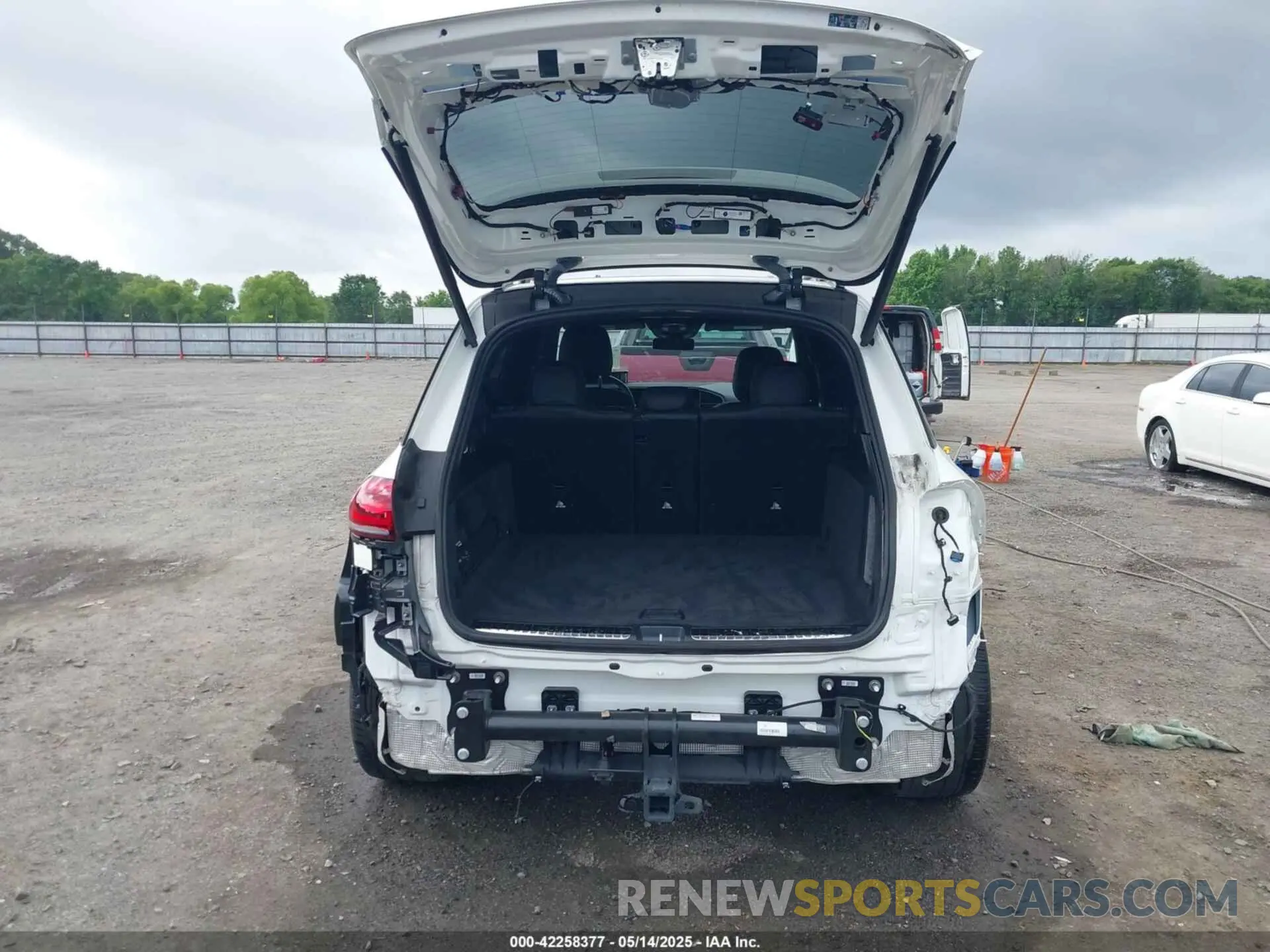 18 Photograph of a damaged car 4JGFB4KBXPA898102 MERCEDES-BENZ GLE 350 2023