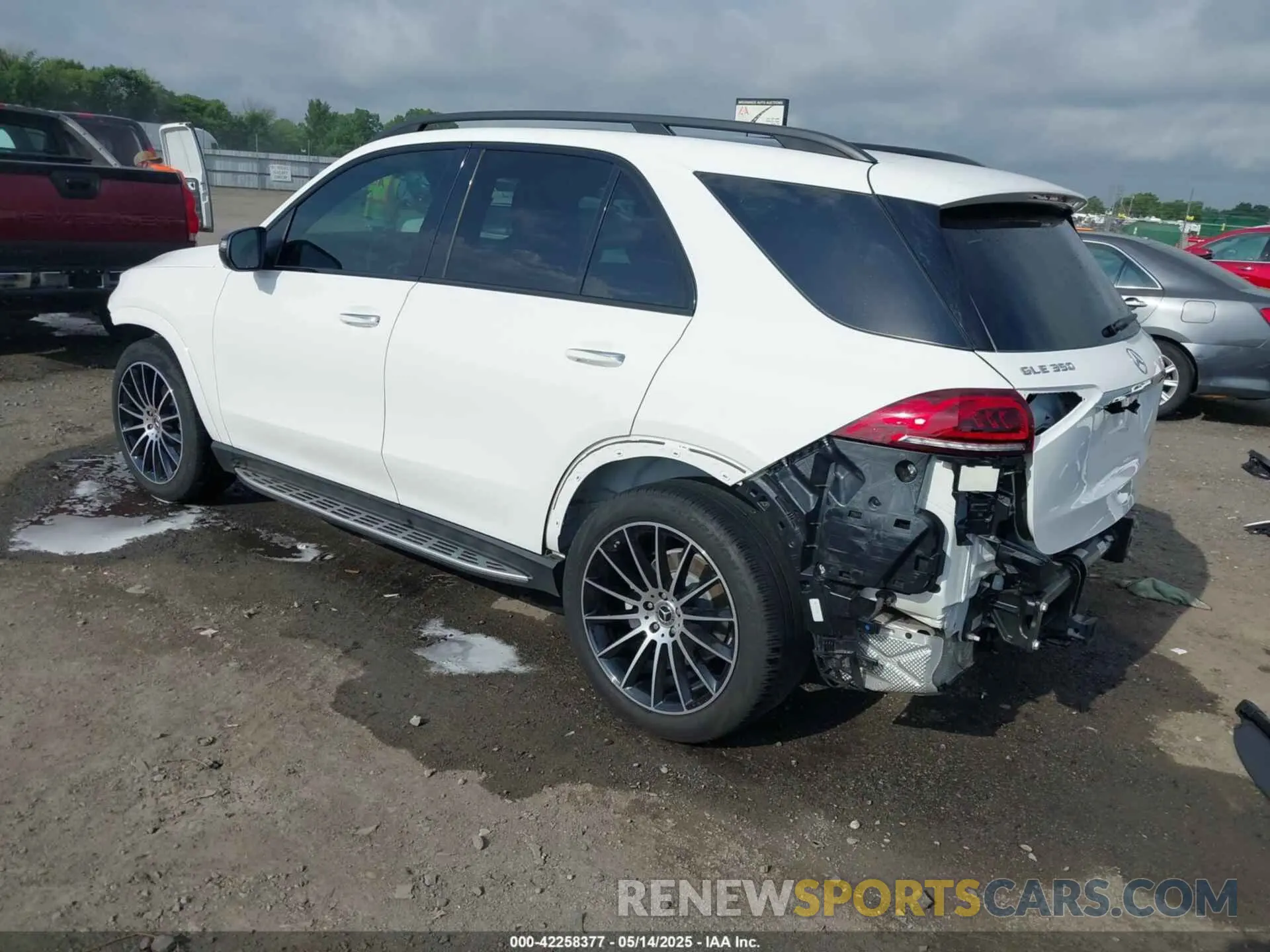 3 Photograph of a damaged car 4JGFB4KBXPA898102 MERCEDES-BENZ GLE 350 2023