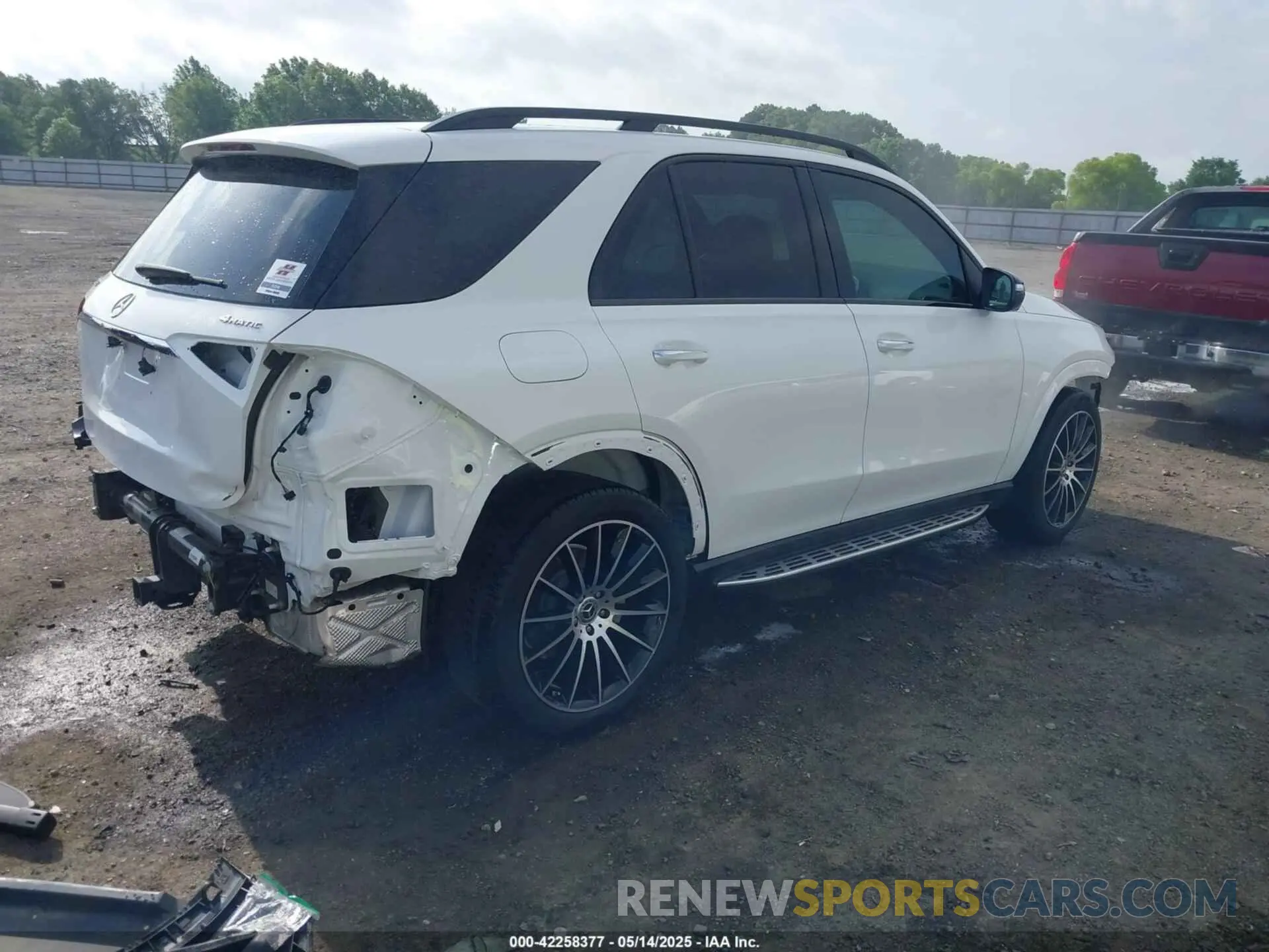 4 Photograph of a damaged car 4JGFB4KBXPA898102 MERCEDES-BENZ GLE 350 2023
