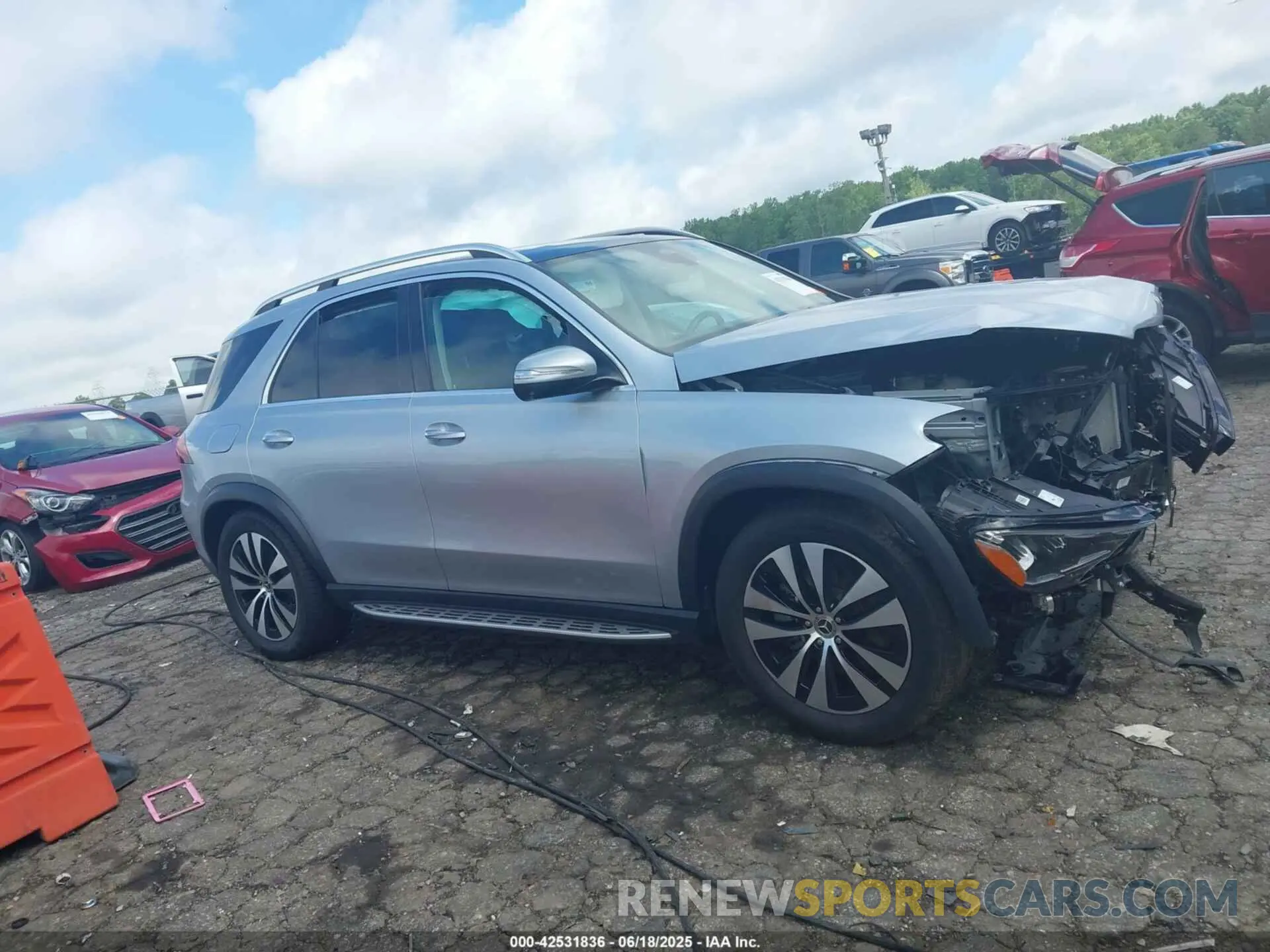 12 Photograph of a damaged car 4JGFB4FB0RB182137 MERCEDES-BENZ GLE 350 2024
