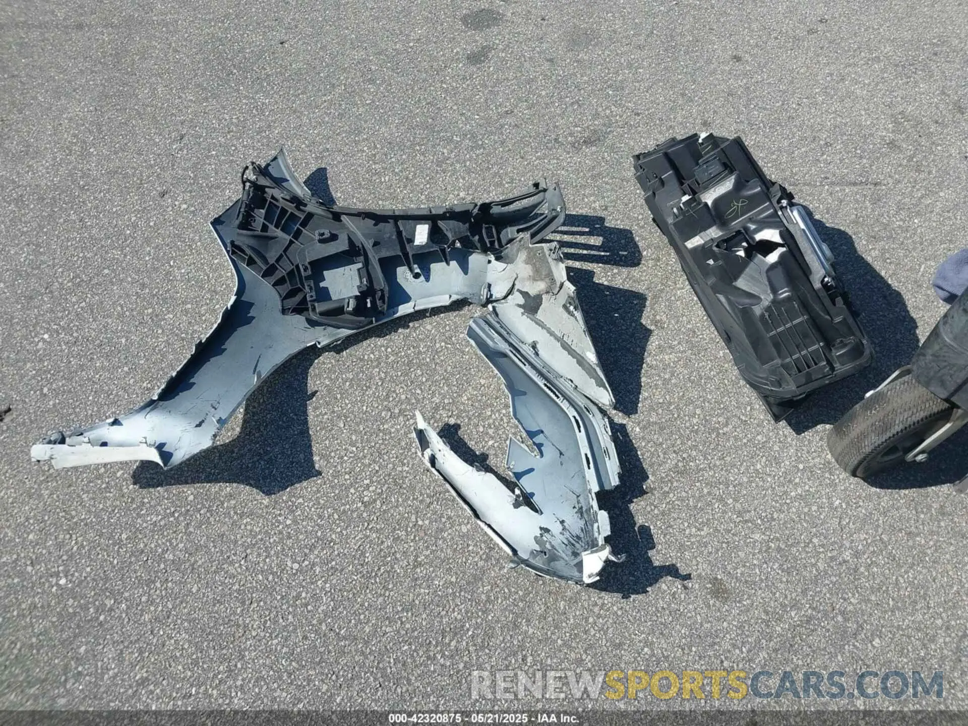 11 Photograph of a damaged car 4JGFB4FB1RB001630 MERCEDES-BENZ GLE 350 2024