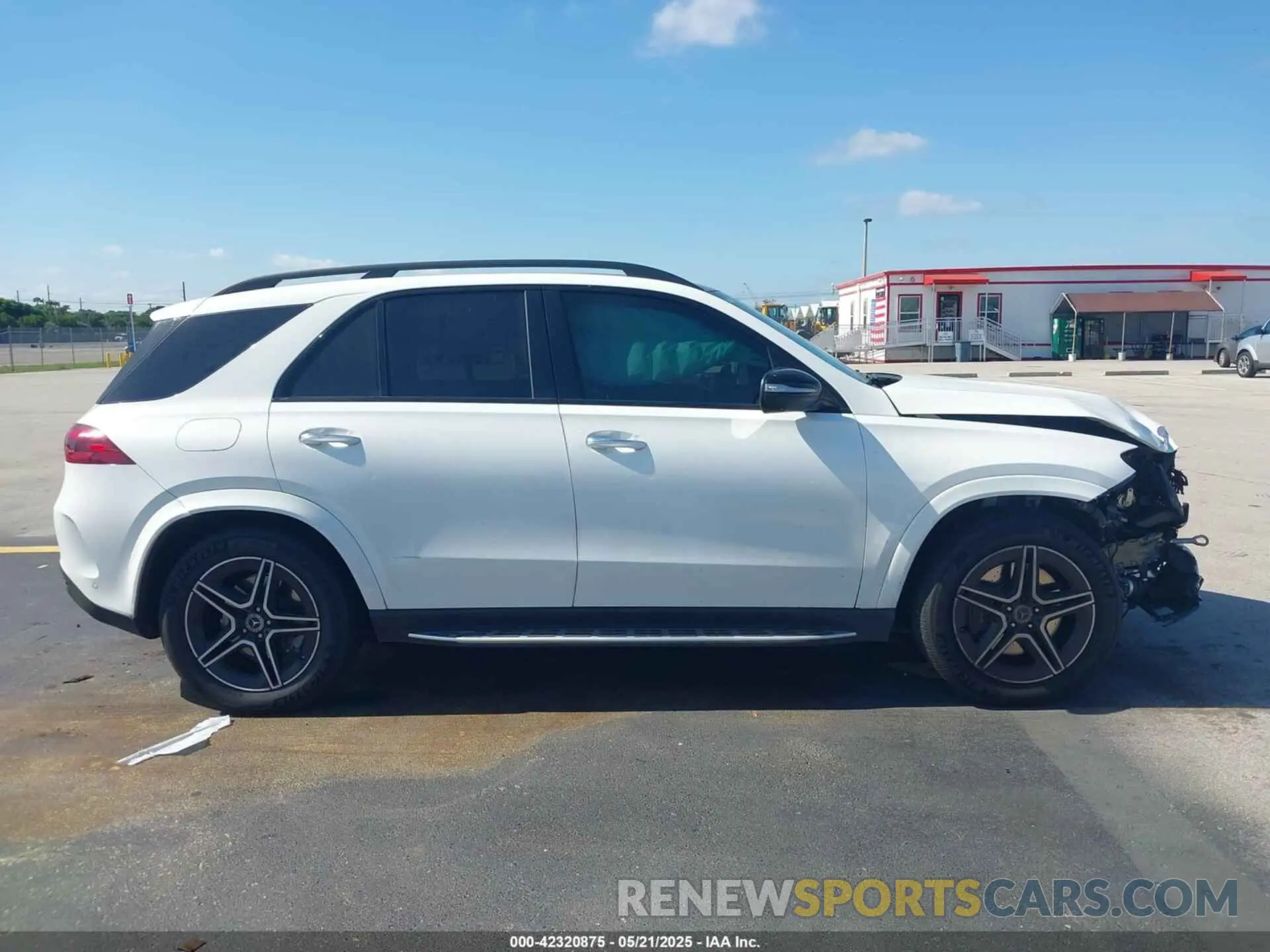 13 Photograph of a damaged car 4JGFB4FB1RB001630 MERCEDES-BENZ GLE 350 2024