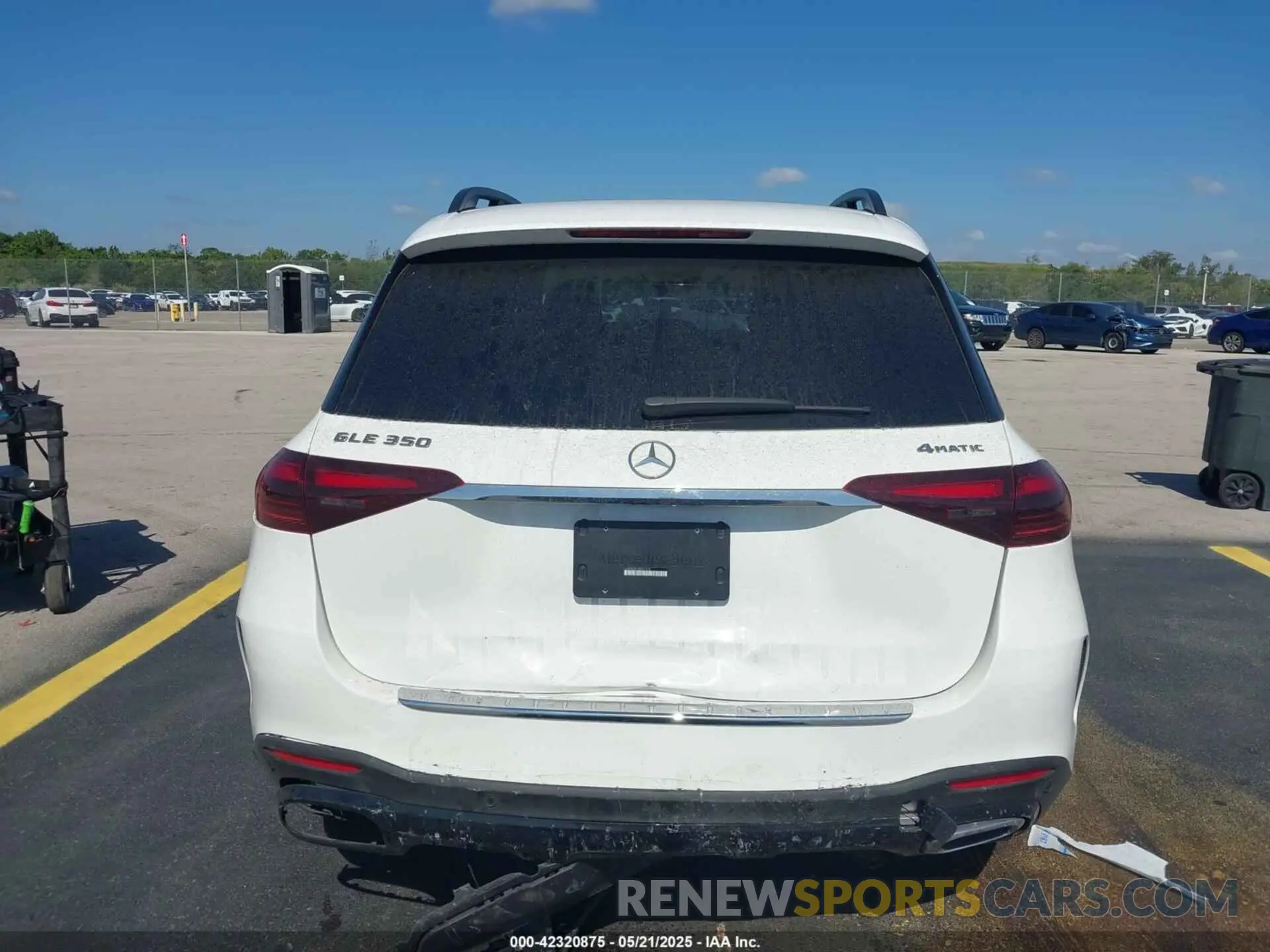 16 Photograph of a damaged car 4JGFB4FB1RB001630 MERCEDES-BENZ GLE 350 2024
