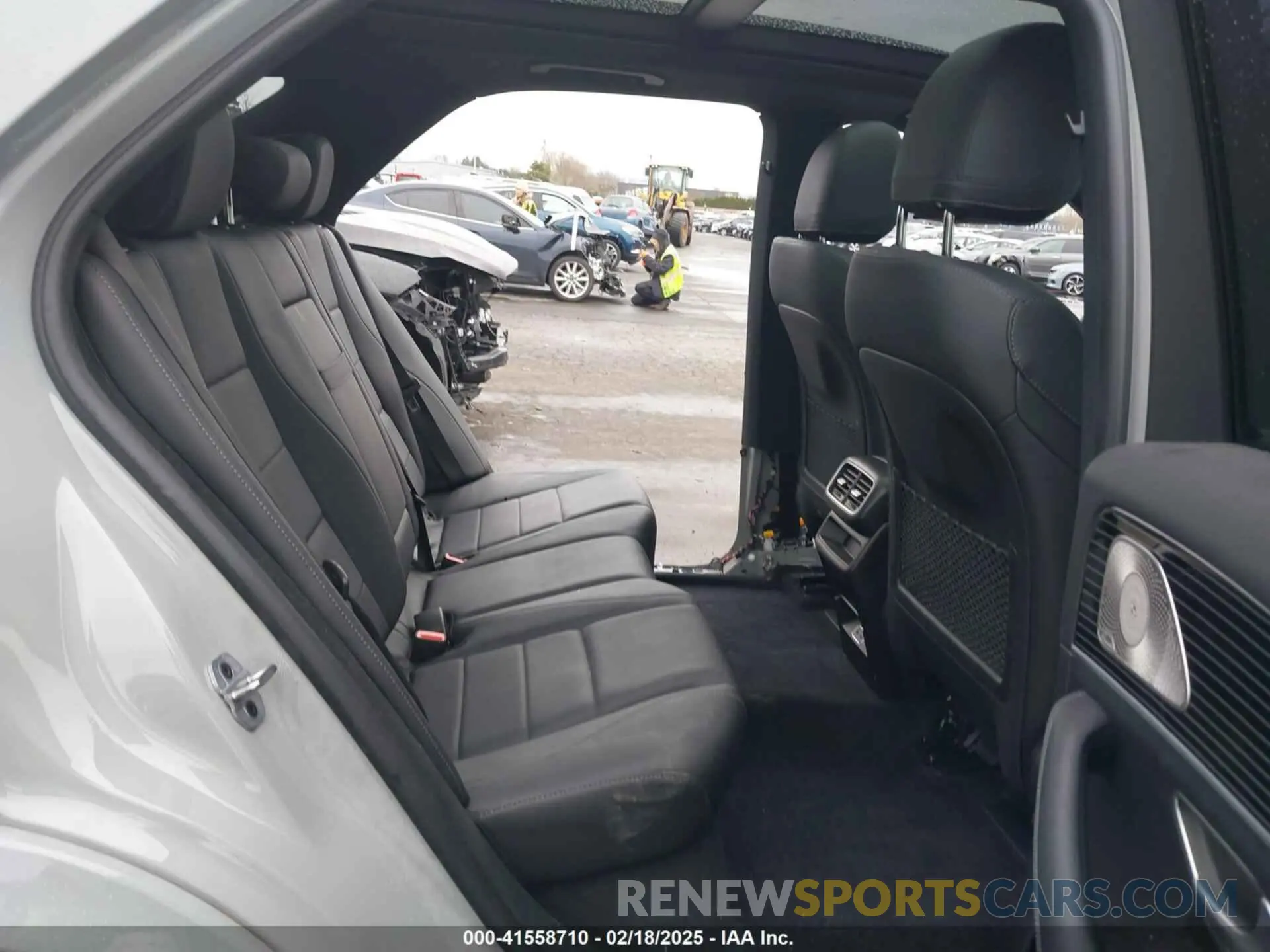 8 Photograph of a damaged car 4JGFB4FB2RA980046 MERCEDES-BENZ GLE 350 2024