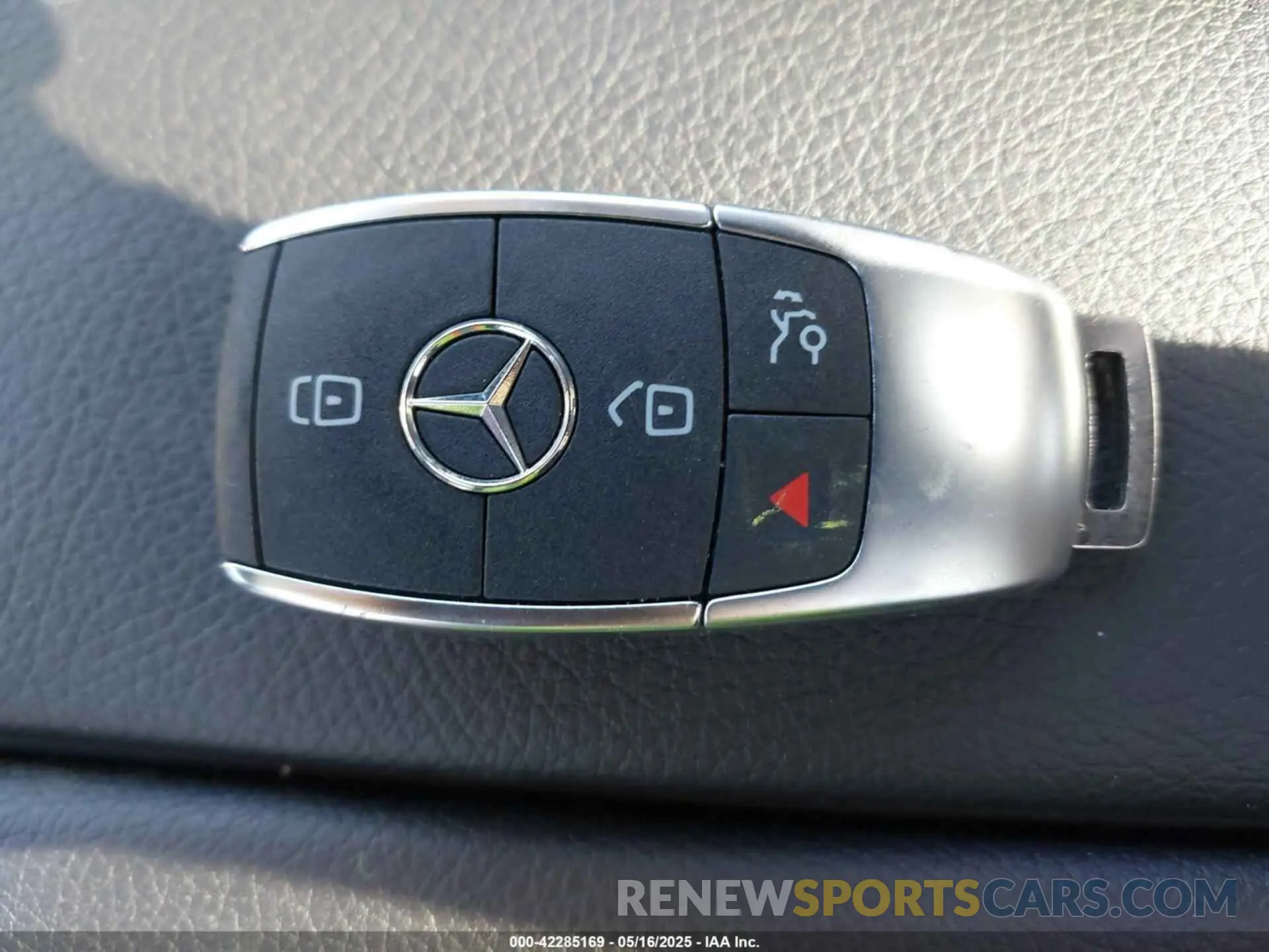 11 Photograph of a damaged car 4JGFB4FB2RB255346 MERCEDES-BENZ GLE 350 2024