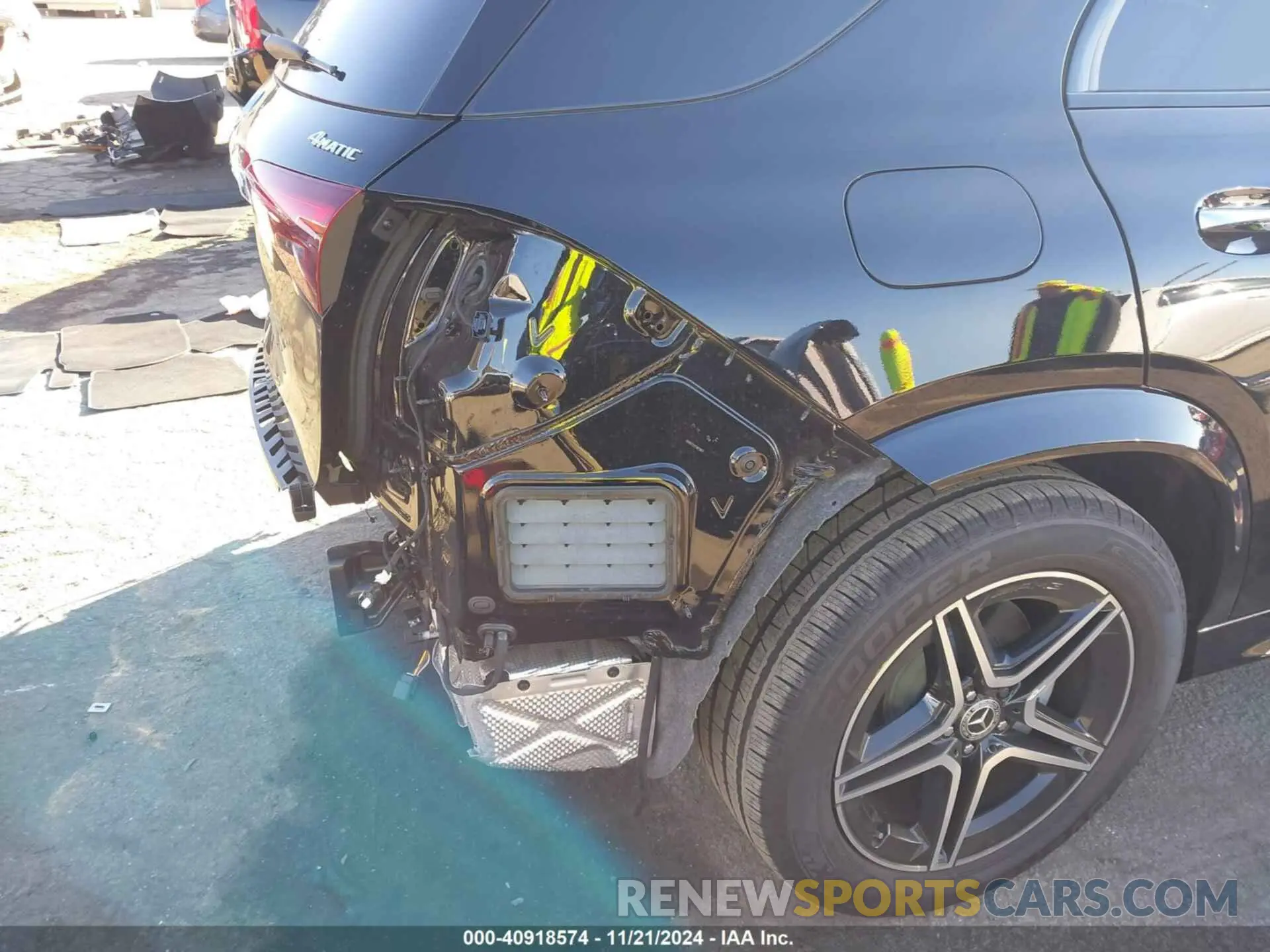 18 Photograph of a damaged car 4JGFB4FB7RB255715 MERCEDES-BENZ GLE 350 2024
