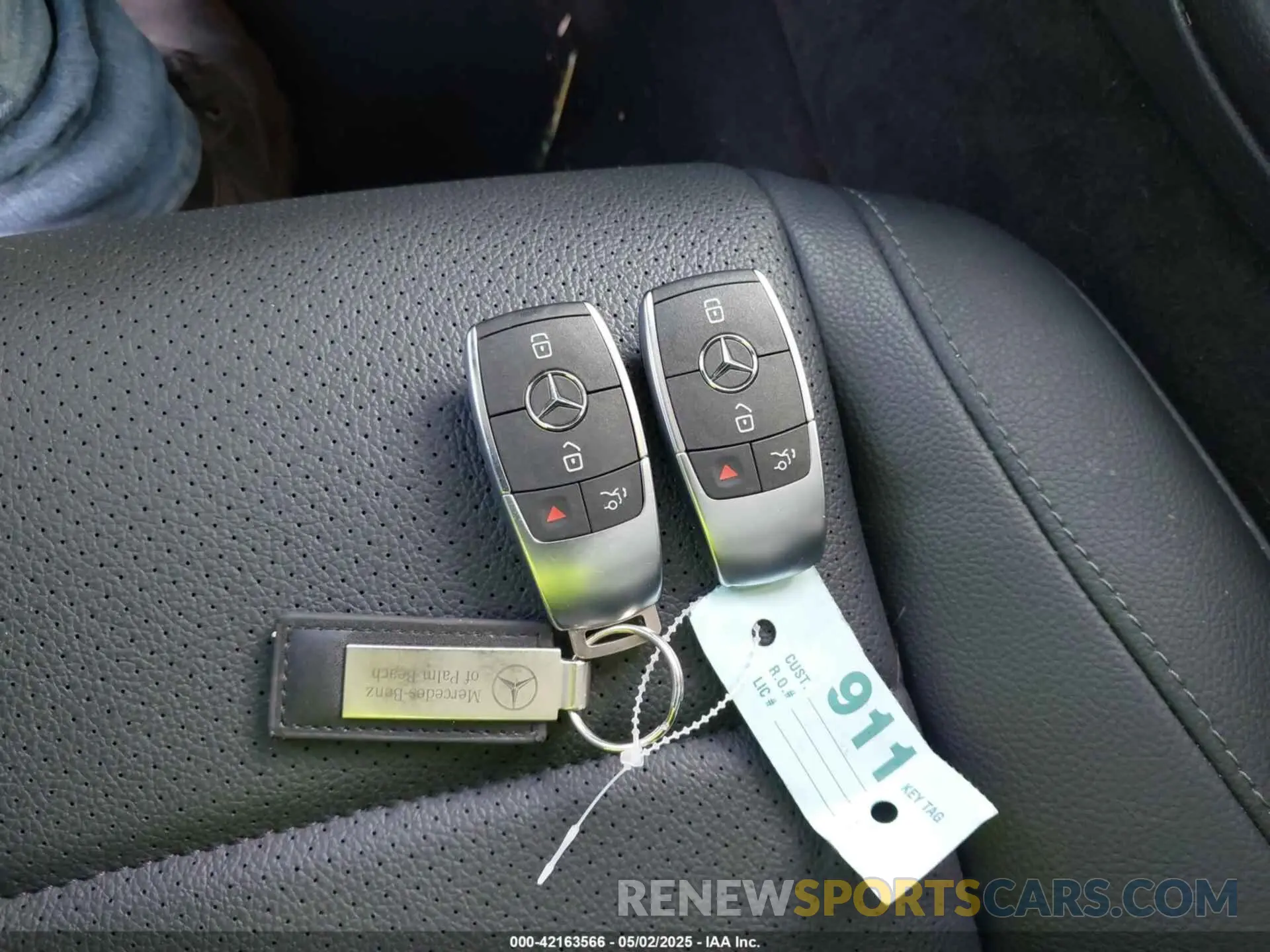 11 Photograph of a damaged car 4JGFB4FB9RB115052 MERCEDES-BENZ GLE 350 2024