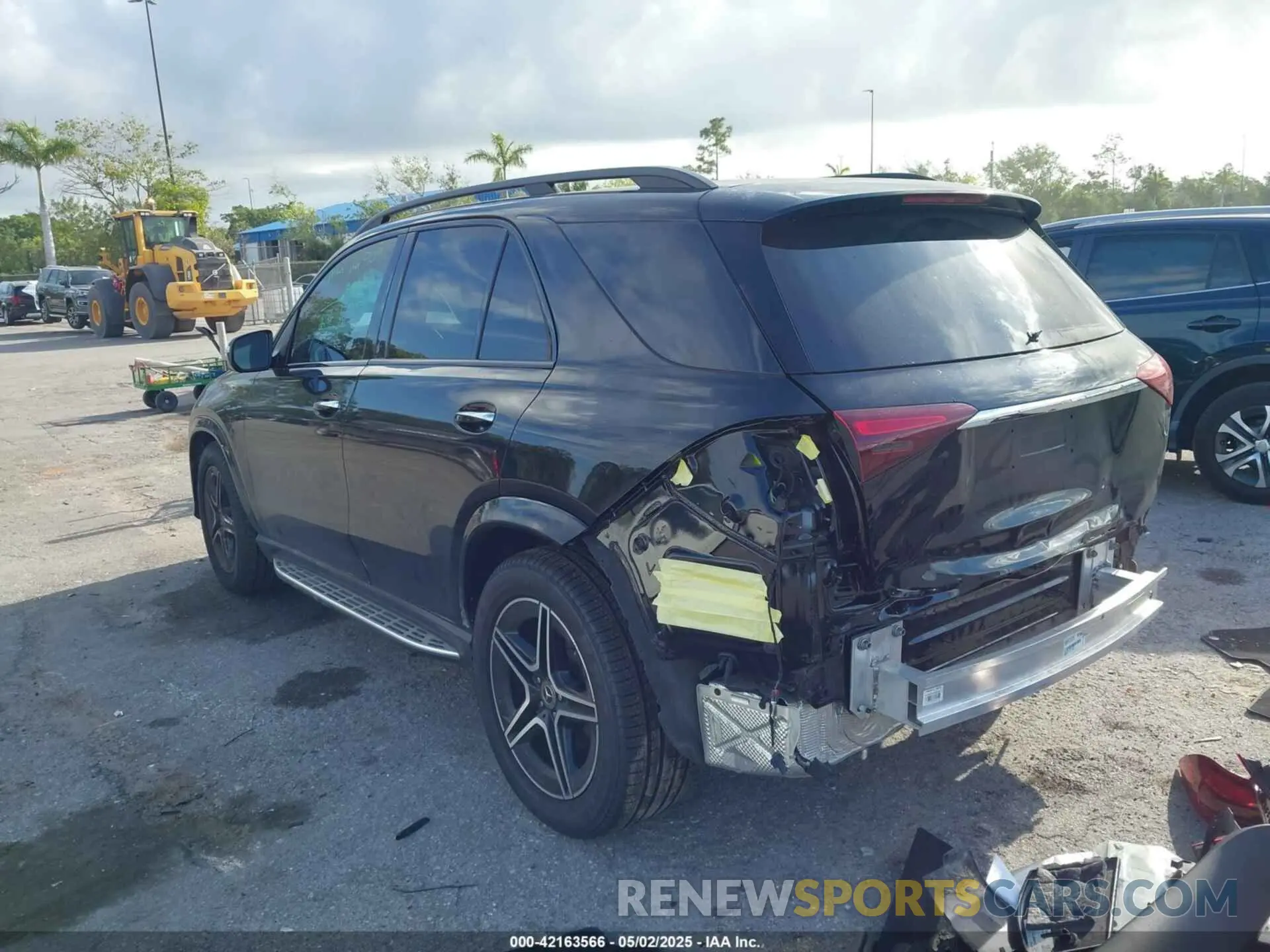 3 Photograph of a damaged car 4JGFB4FB9RB115052 MERCEDES-BENZ GLE 350 2024