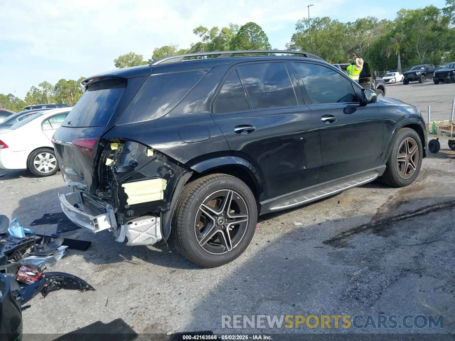 4 Photograph of a damaged car 4JGFB4FB9RB115052 MERCEDES-BENZ GLE 350 2024