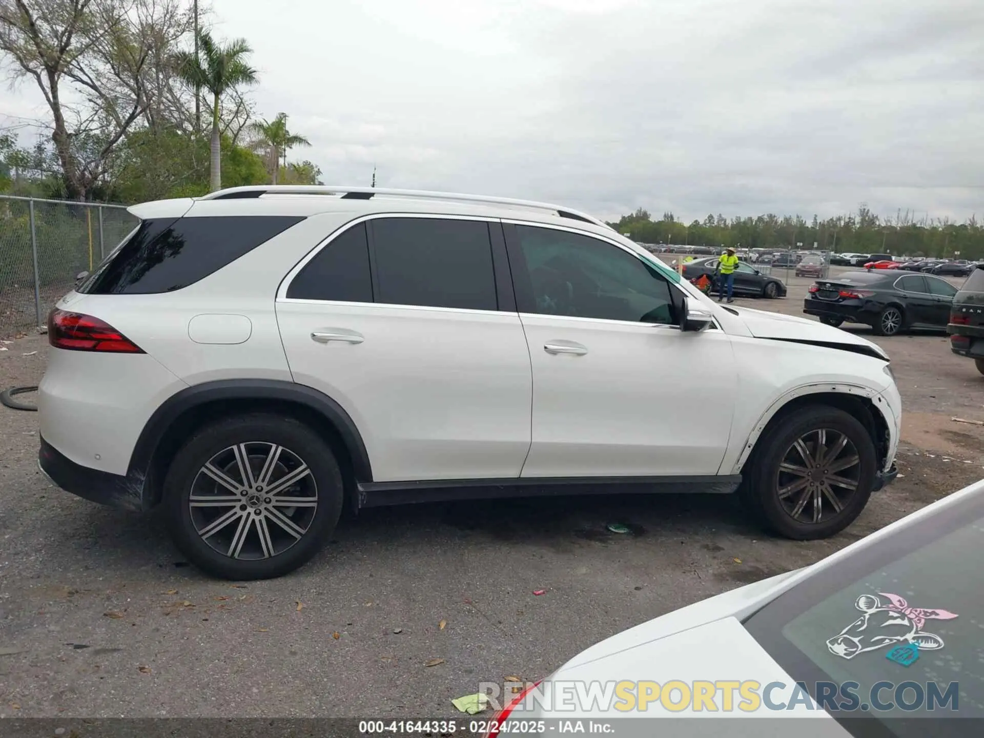 13 Photograph of a damaged car 4JGFB4FBXRB236897 MERCEDES-BENZ GLE 350 2024