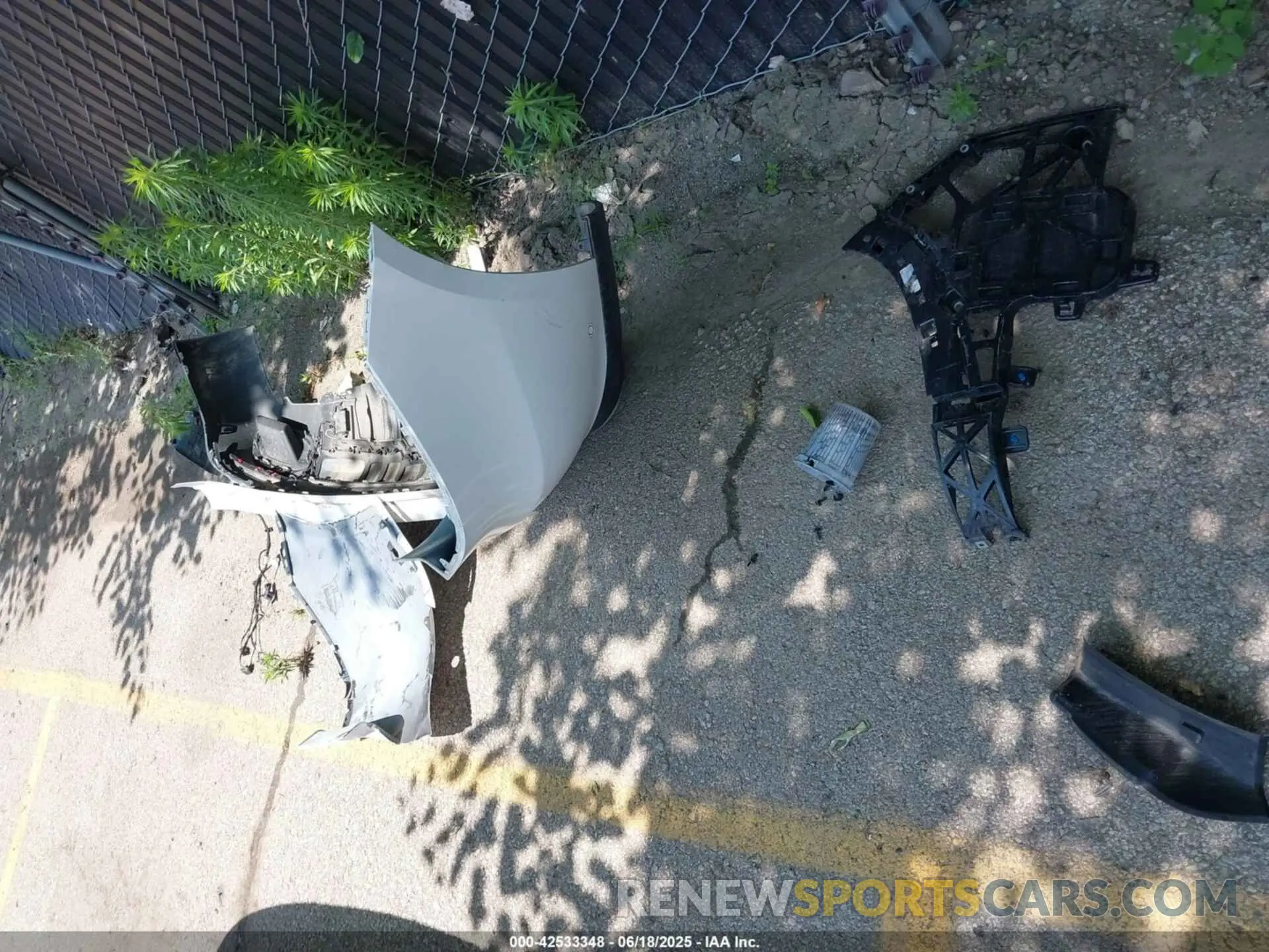 12 Photograph of a damaged car 4JGFB4FE3RB009514 MERCEDES-BENZ GLE 350 2024