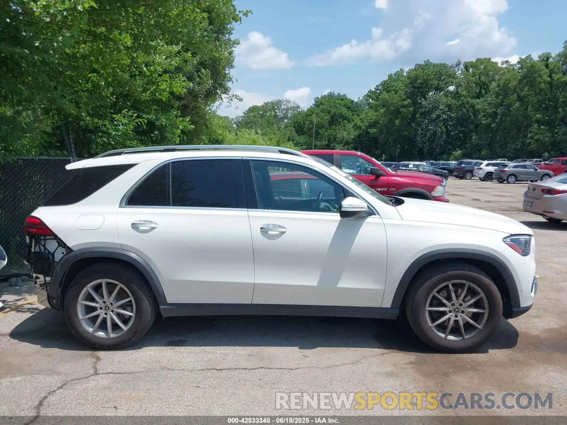 14 Photograph of a damaged car 4JGFB4FE3RB009514 MERCEDES-BENZ GLE 350 2024