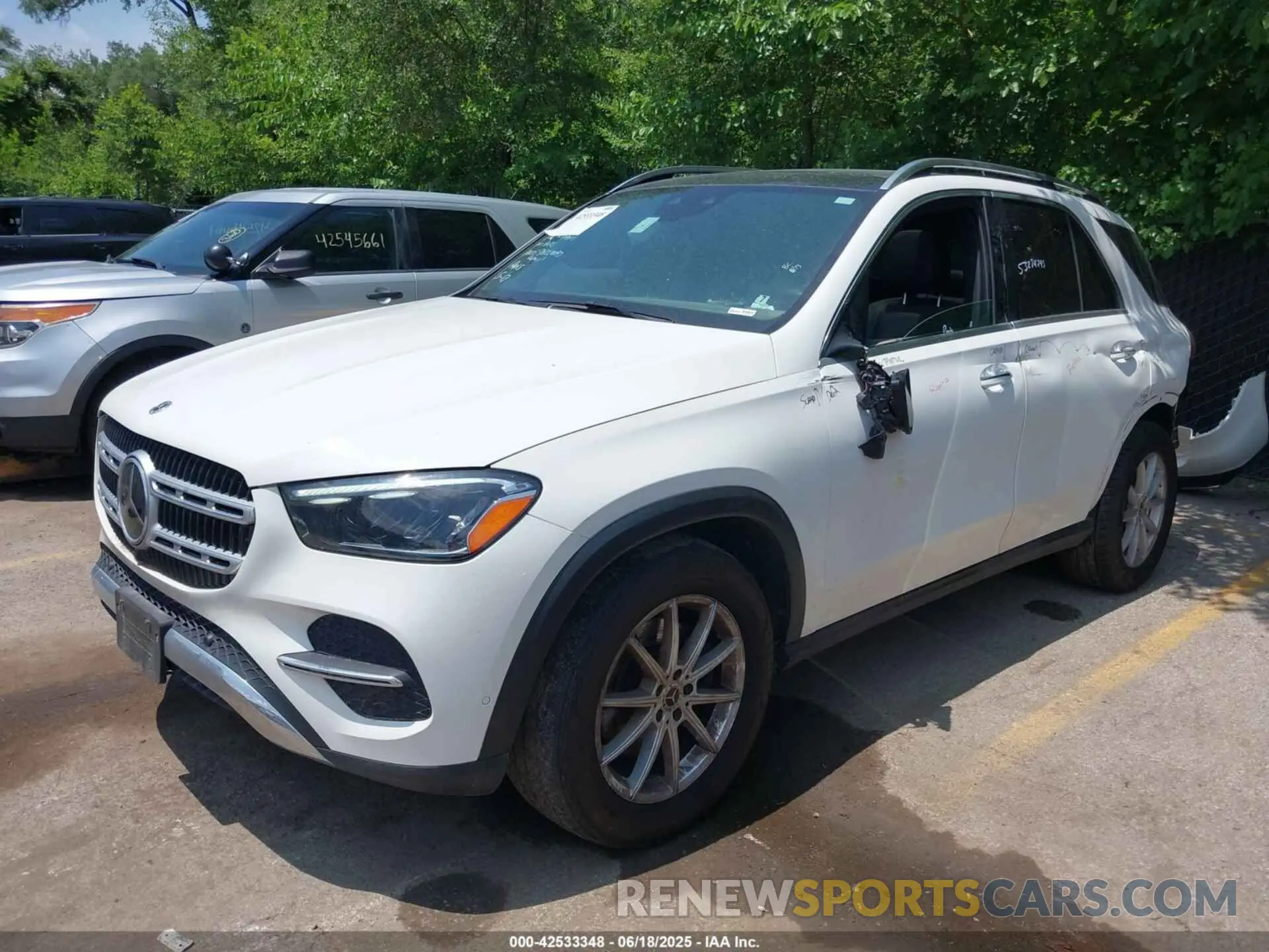 2 Photograph of a damaged car 4JGFB4FE3RB009514 MERCEDES-BENZ GLE 350 2024